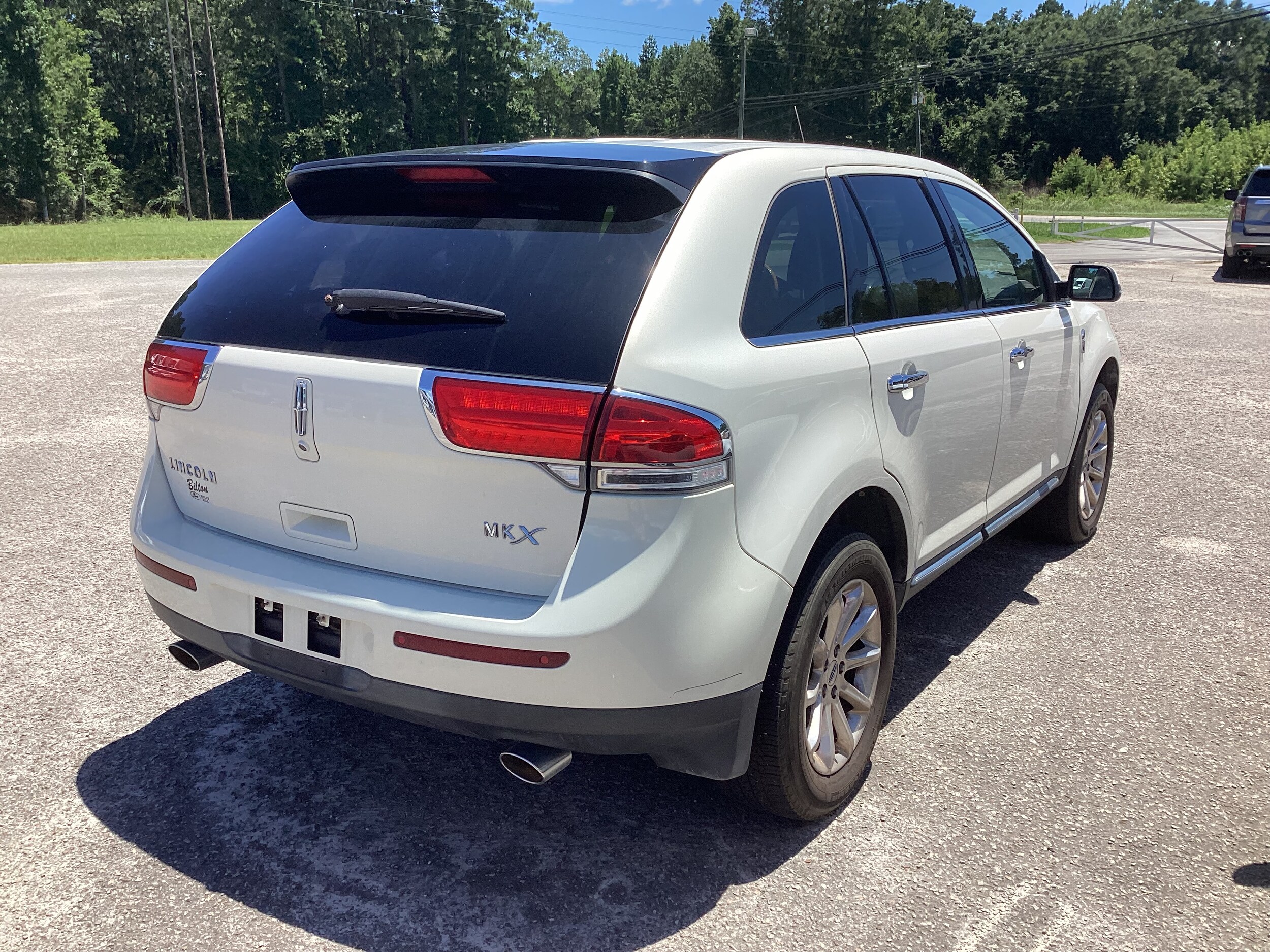 2013 Lincoln MKX Base photo 2