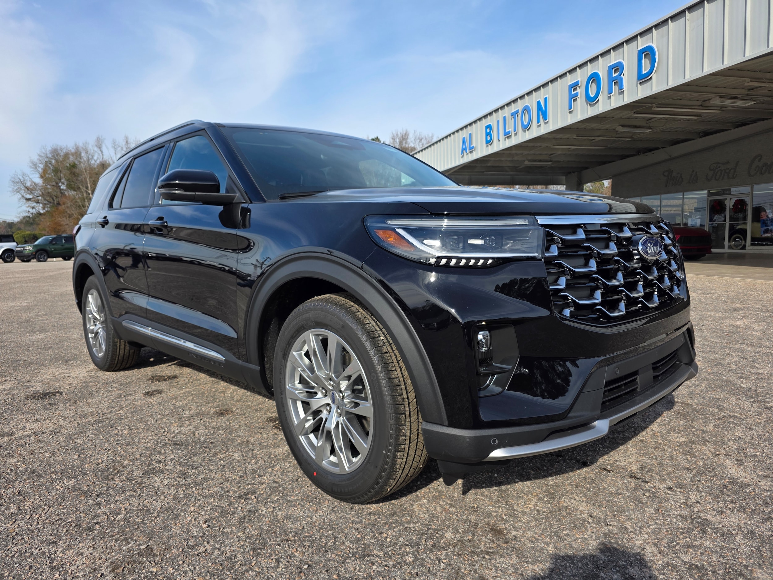 2026 Ford Explorer Platinum's photo