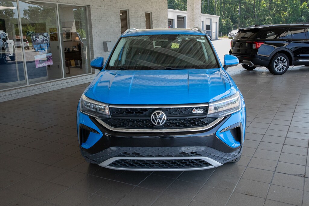Used 2022 Volkswagen Taos SE SE FWD