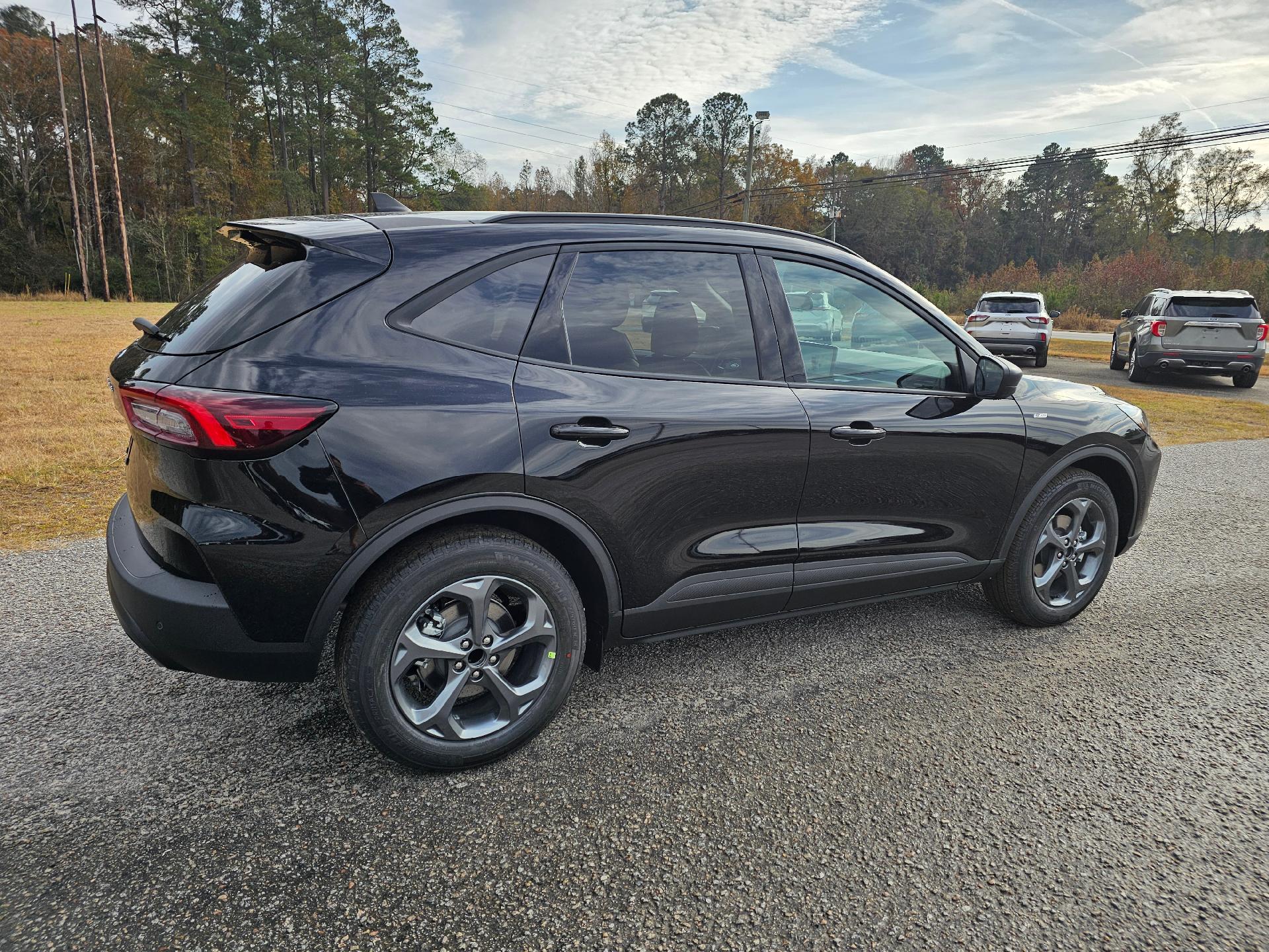 2025 Ford Escape ST-Line photo 3