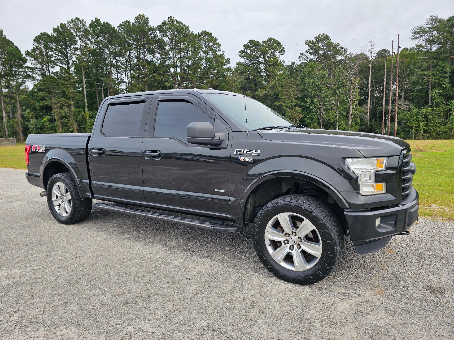 2015 Ford F-150 XLT photo 2