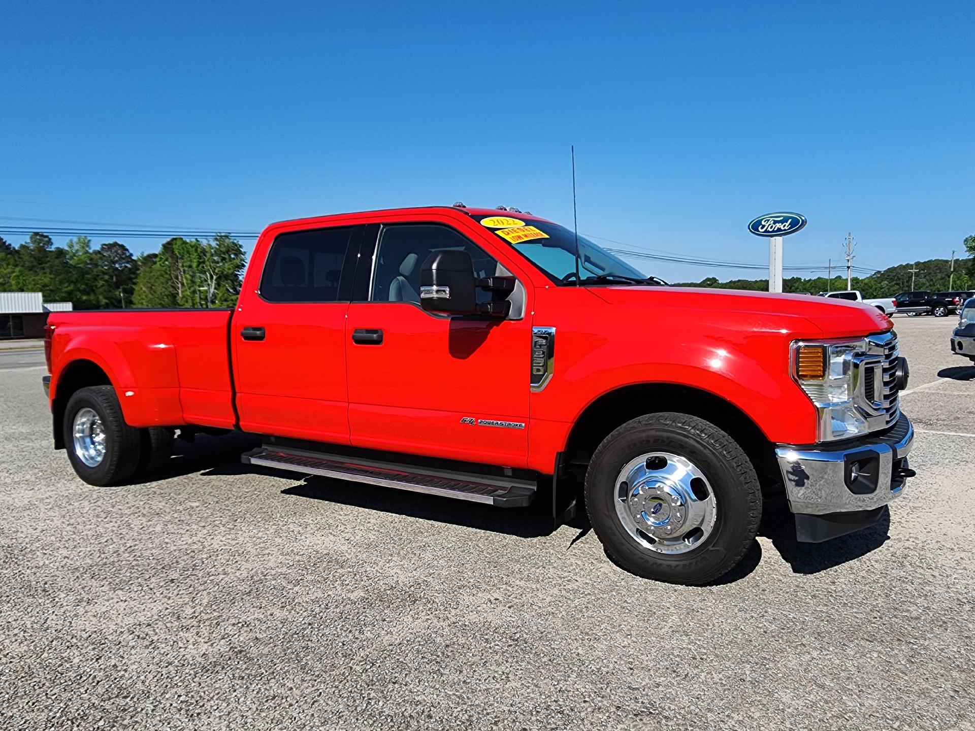 Used 2022 Ford F-350 Super Duty XLT with VIN 1FT8W3CT3NED84911 for sale in Holly Hill, SC