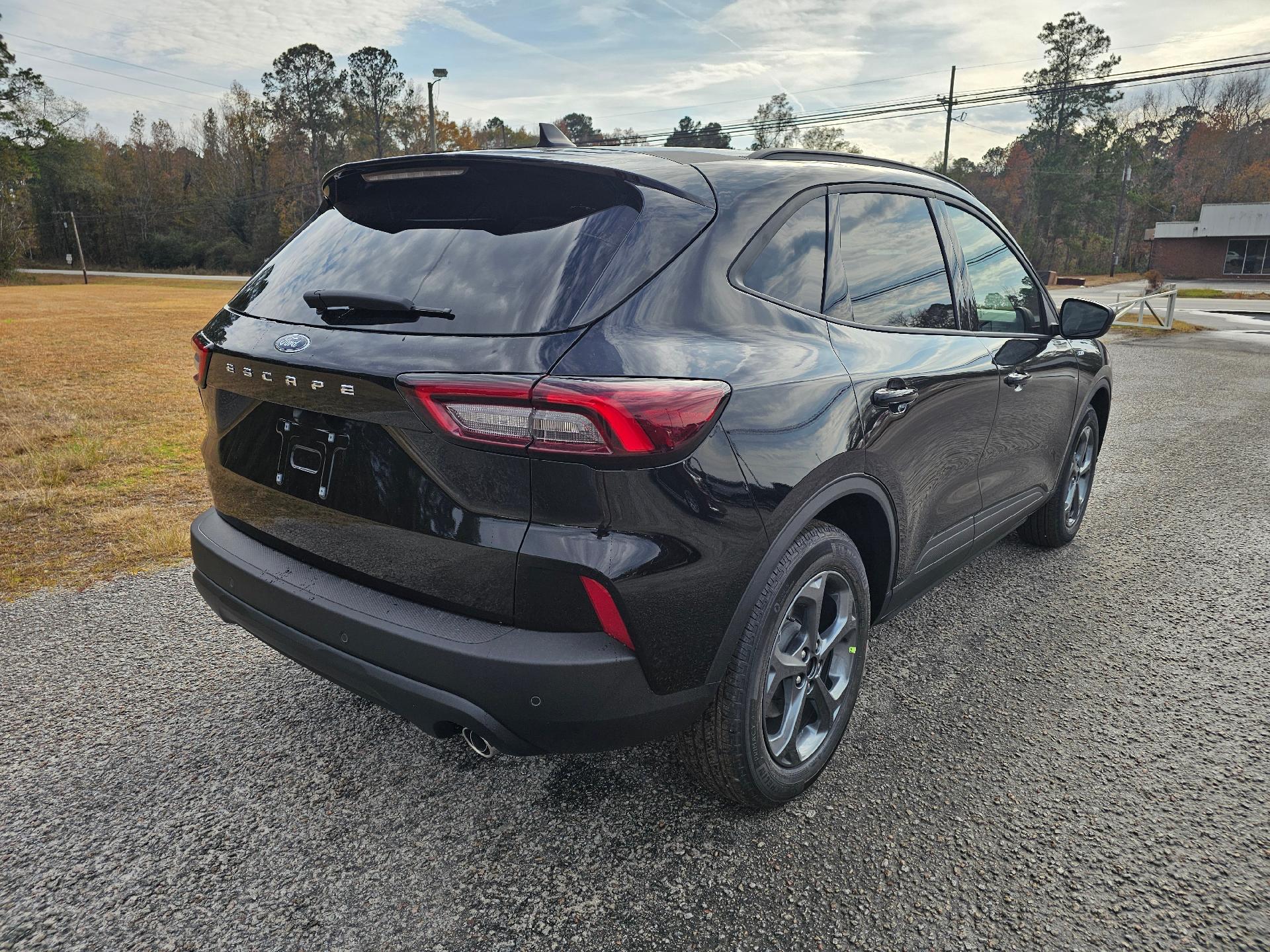 2025 Ford Escape ST-Line photo 4