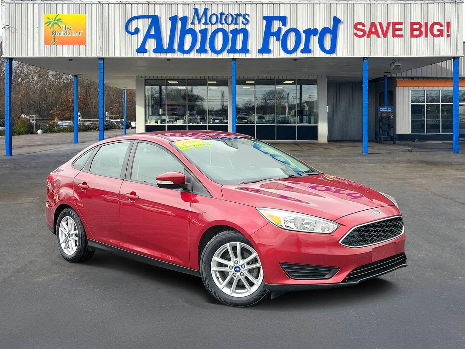2016 Ford Focus SE's photo