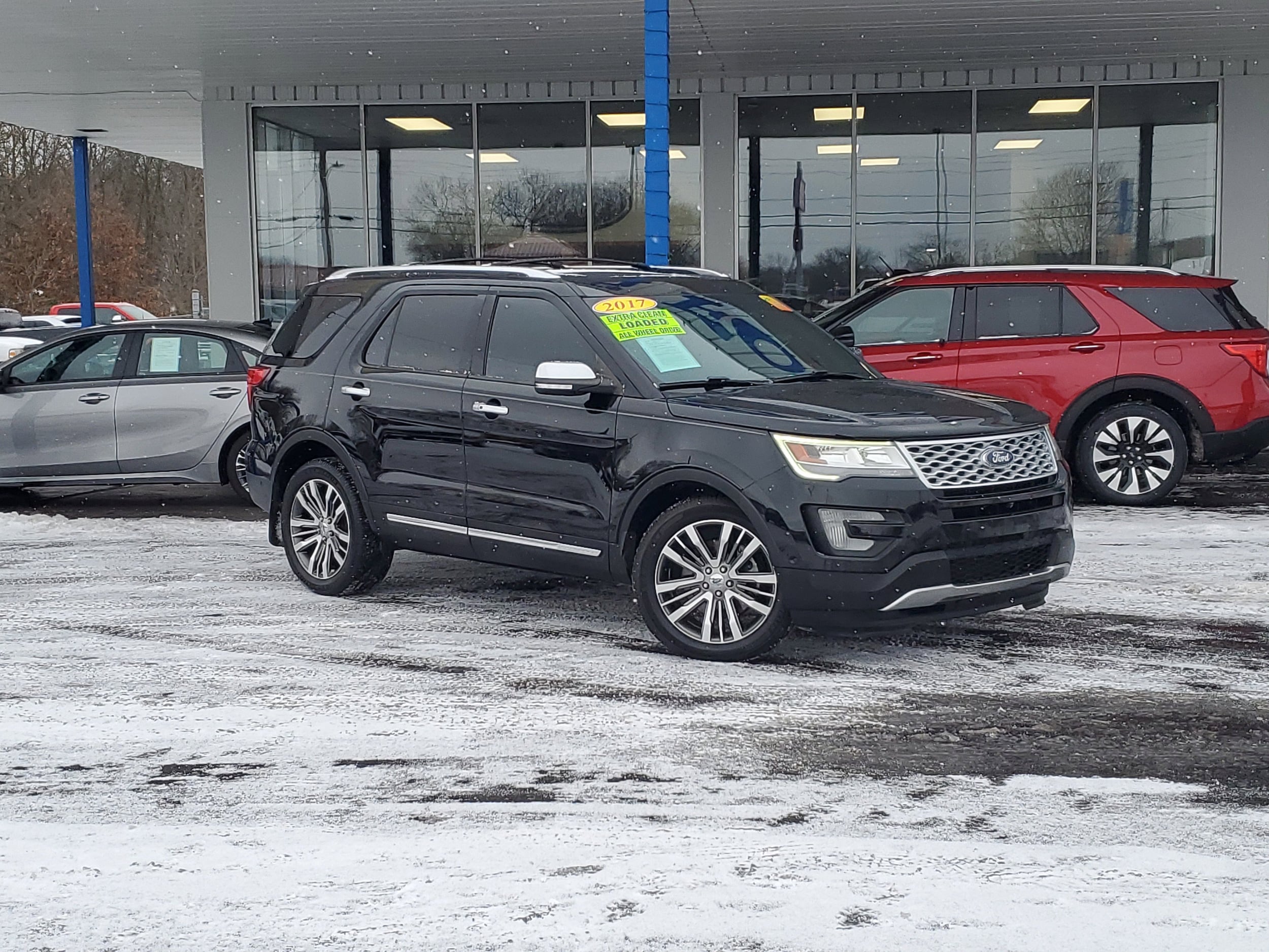 2017 Ford Explorer Platinum's photo
