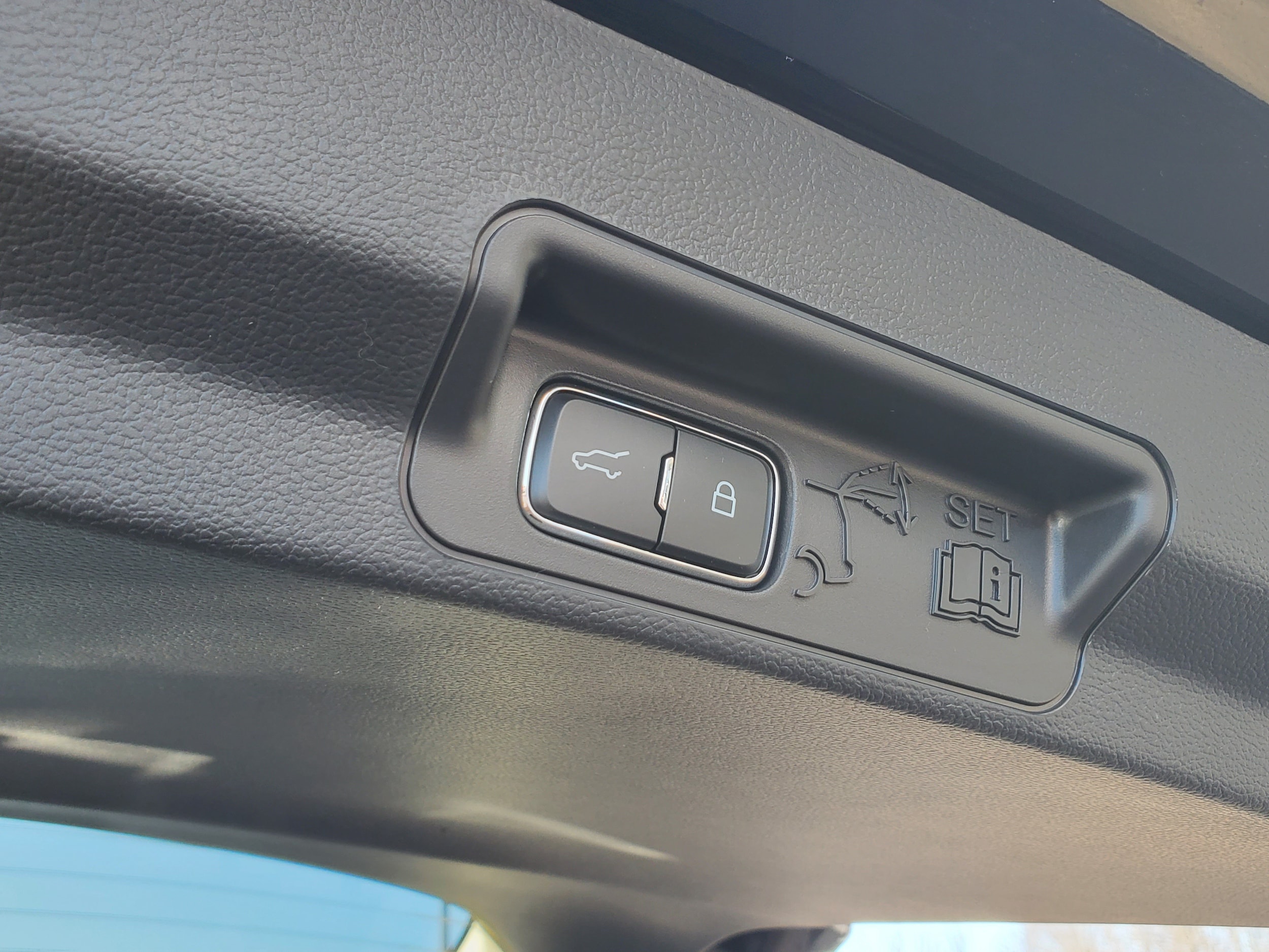 2026 Ford Explorer Platinum - Photo 32