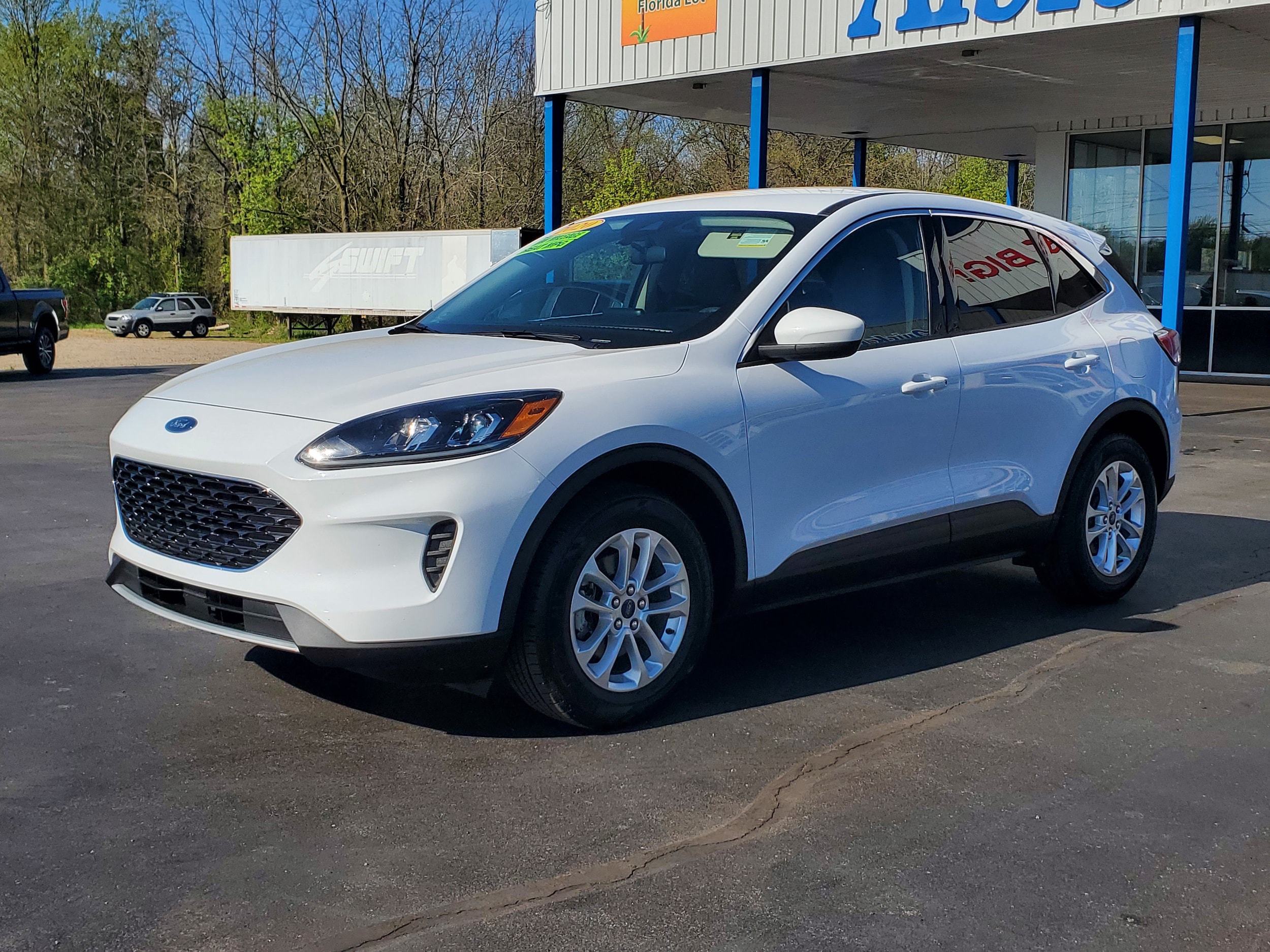 Used 2020 Ford Escape SE with VIN 1FMCU0G69LUC42502 for sale in Albion, MI