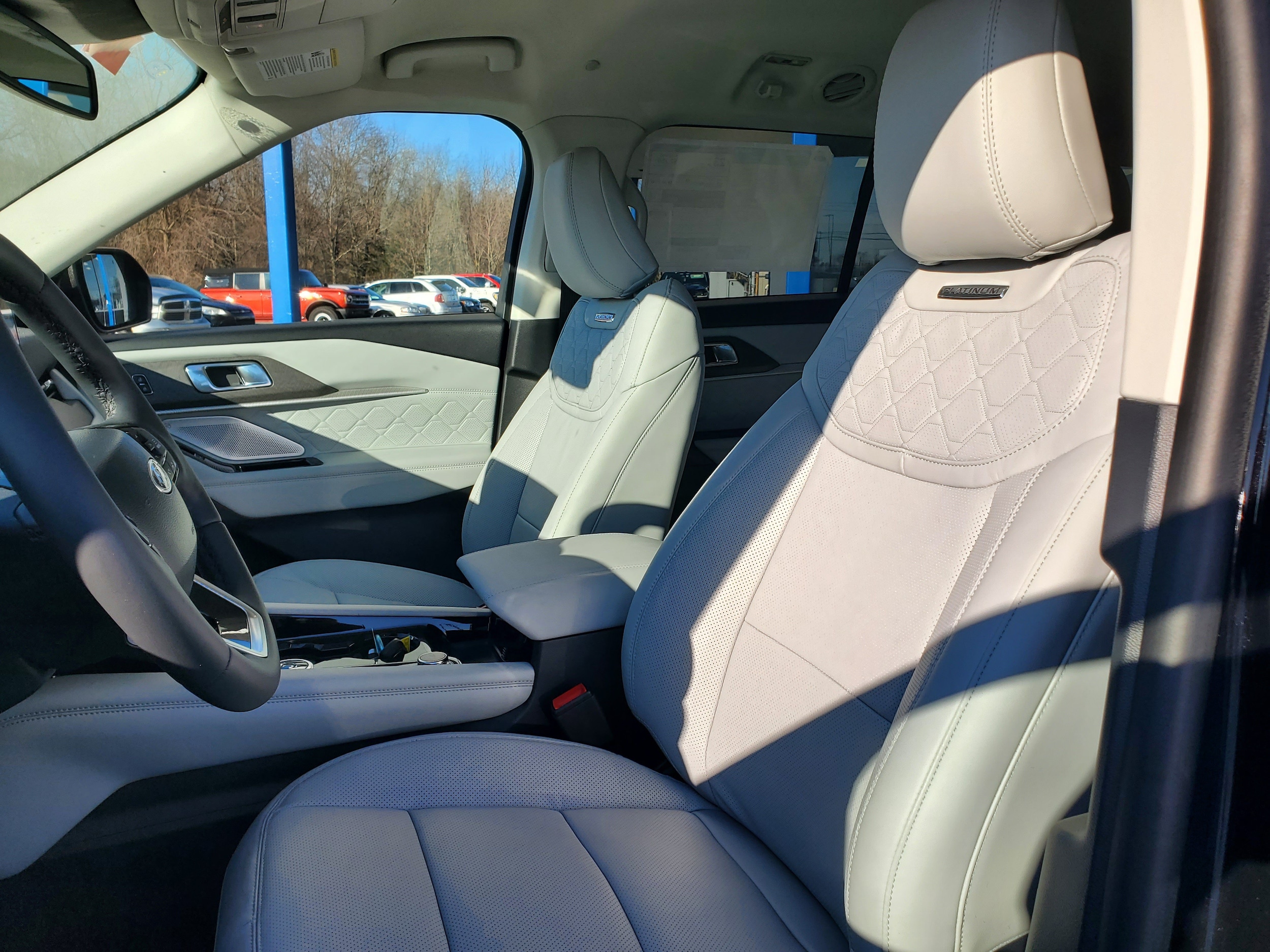 2026 Ford Explorer Platinum - Photo 10