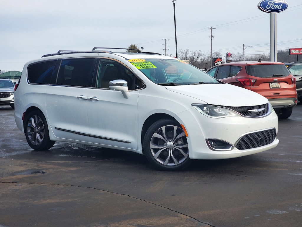 Used 2019 Chrysler Pacifica Limited Minivan/Van