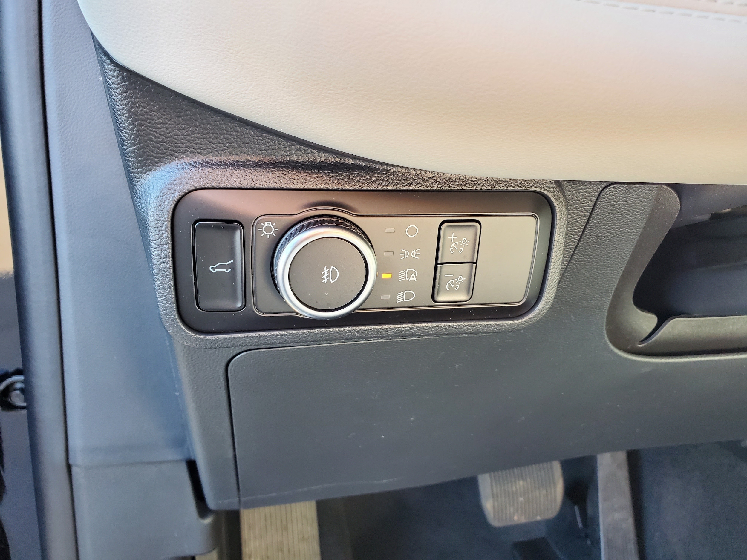 2026 Ford Explorer Platinum - Photo 8