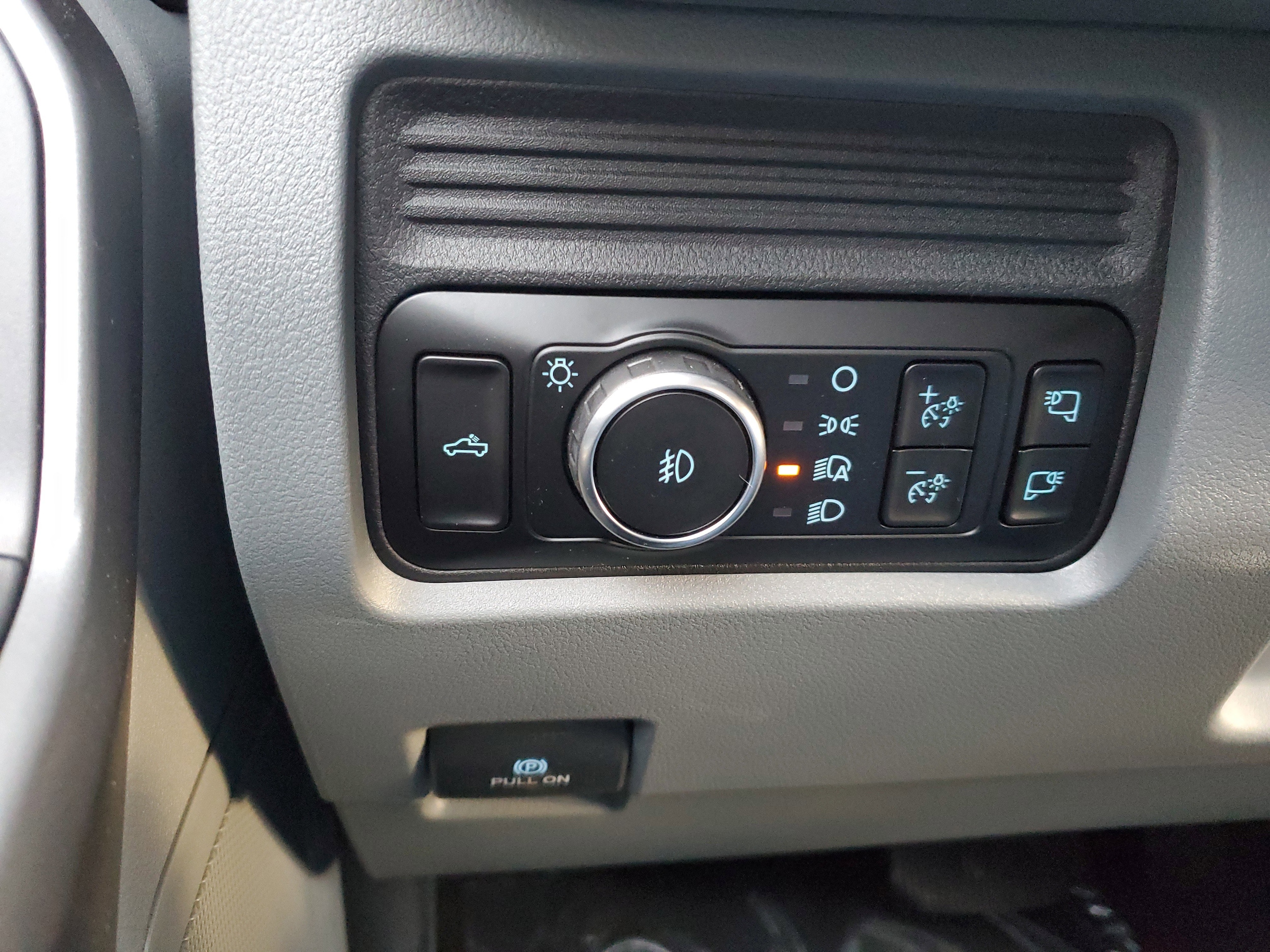 2026 Ford F-350 Super Duty XLT - Photo 13