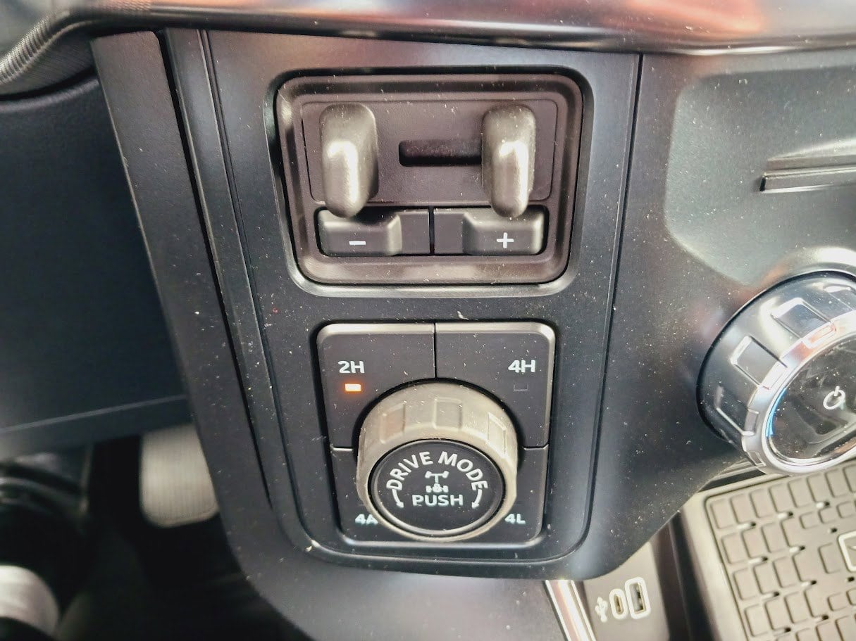 2025 Ford F-150 Raptor - Photo 26
