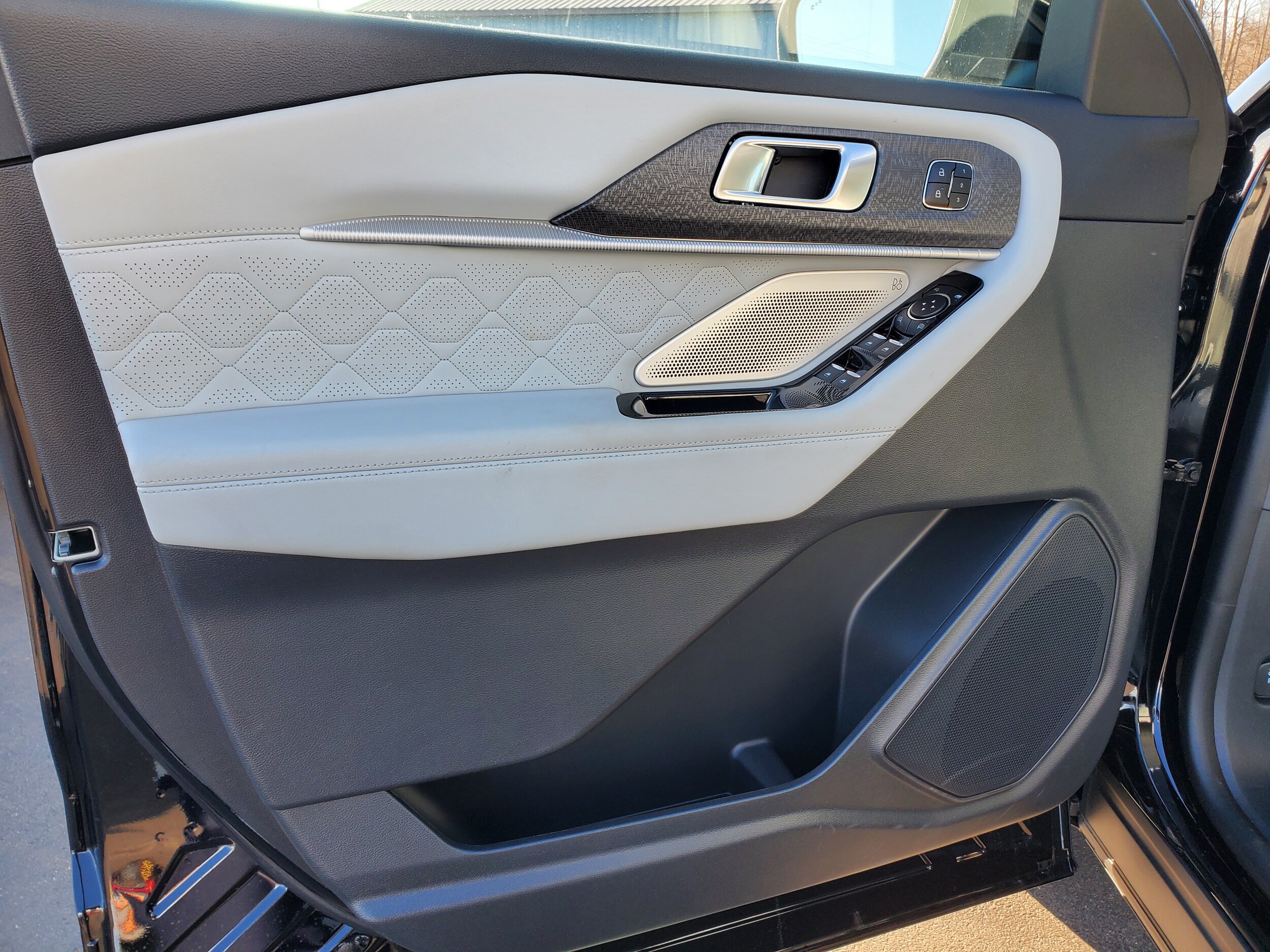 2026 Ford Explorer Platinum - Photo 27