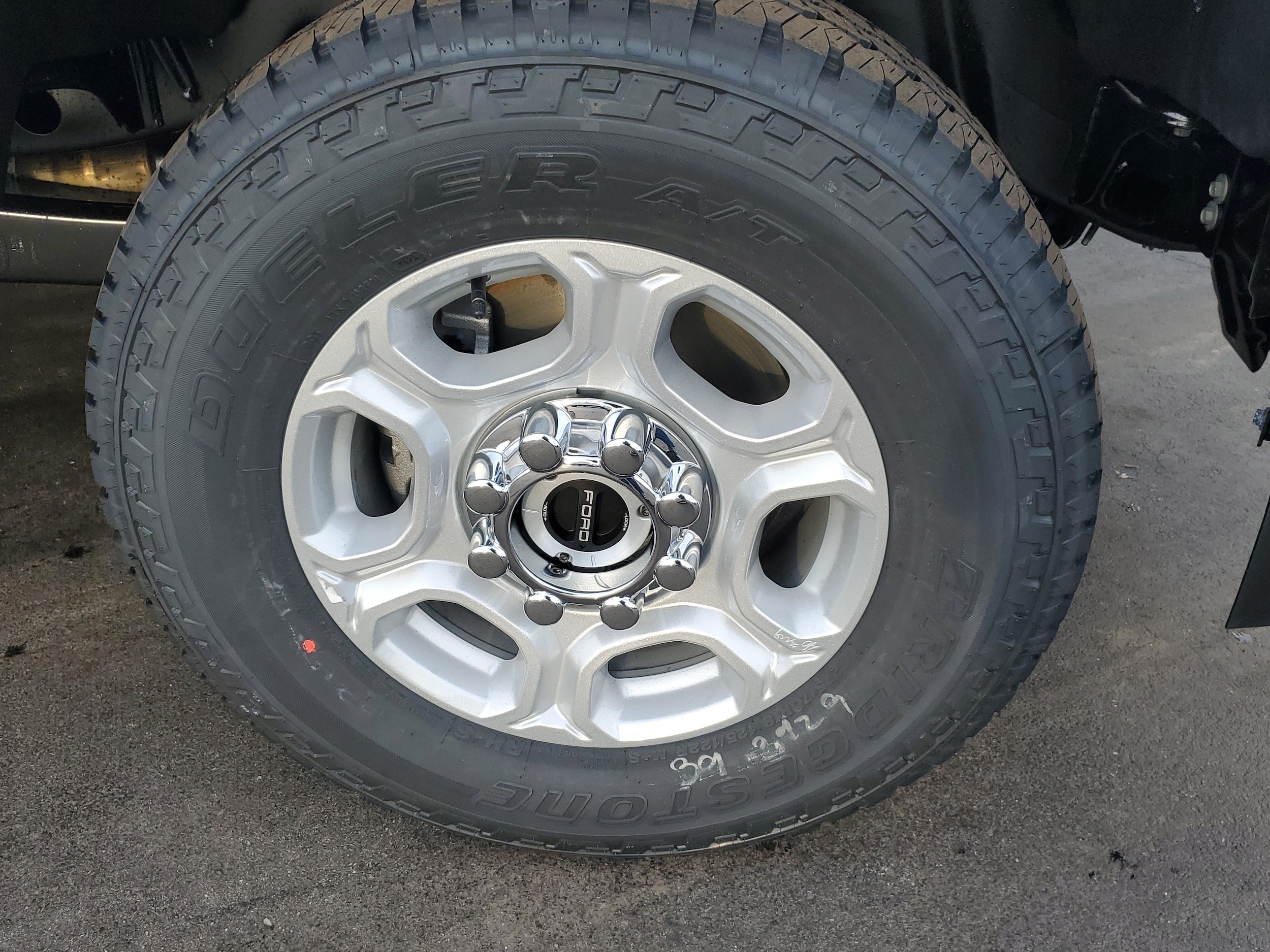2026 Ford F-350 Super Duty XLT - Photo 6