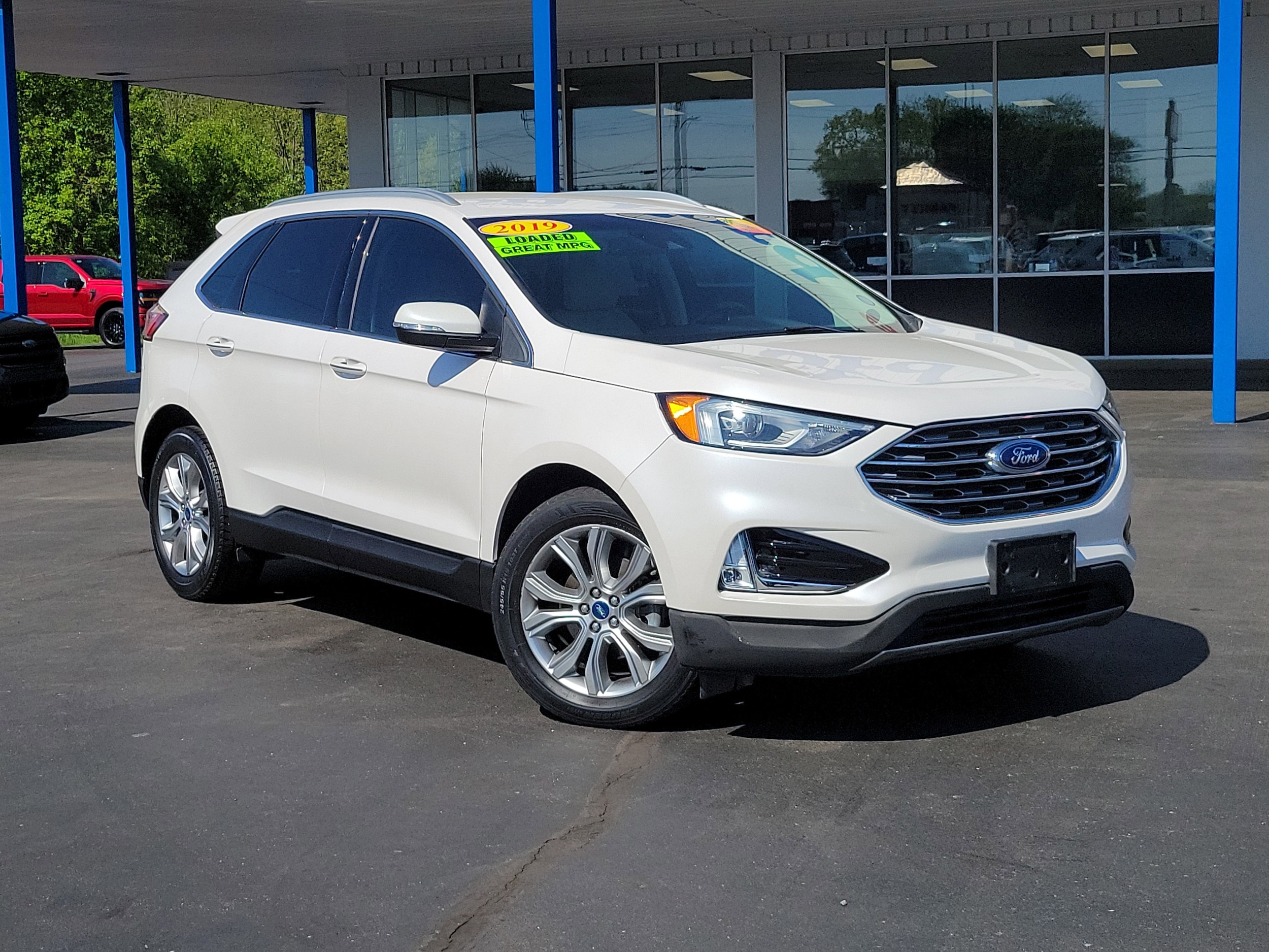 2019 Ford Edge Titanium's photo