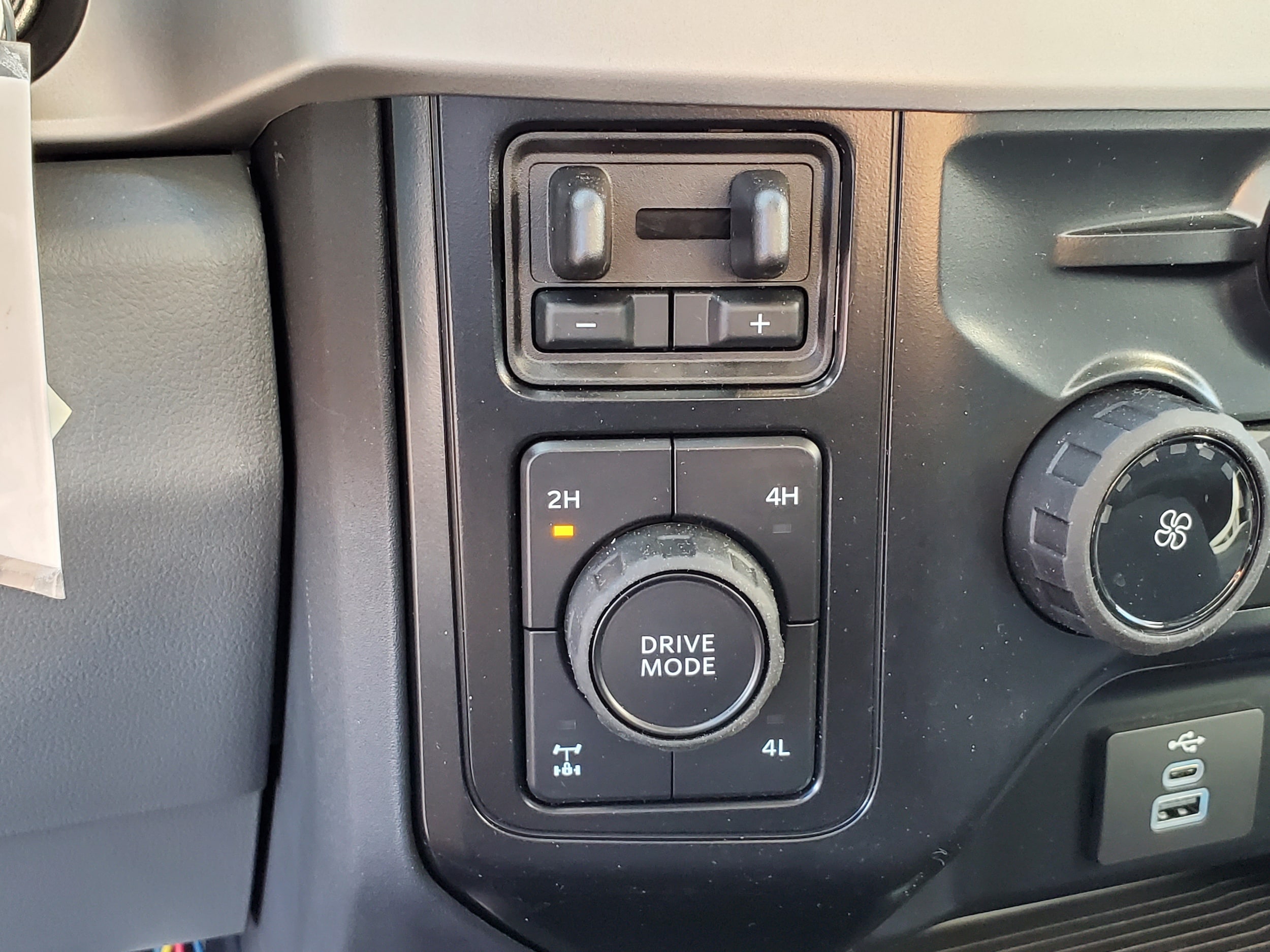 2026 Ford F-350 Super Duty XLT - Photo 23