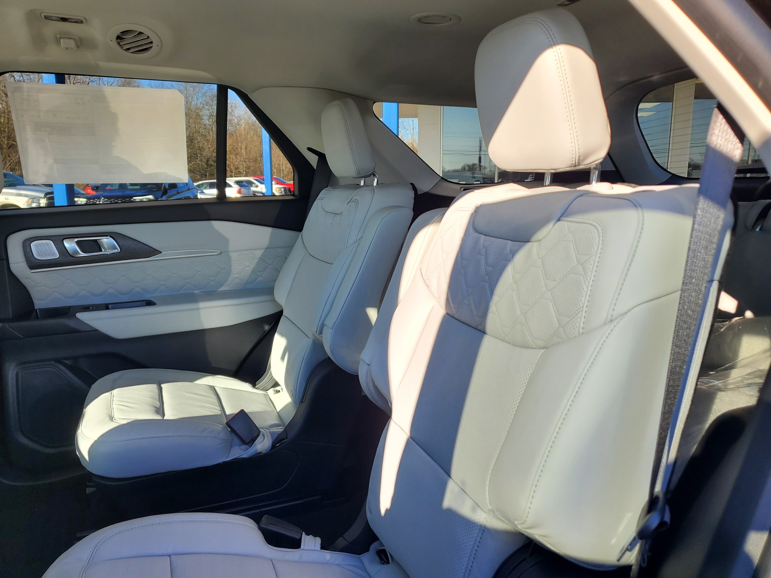 2026 Ford Explorer Platinum - Photo 24