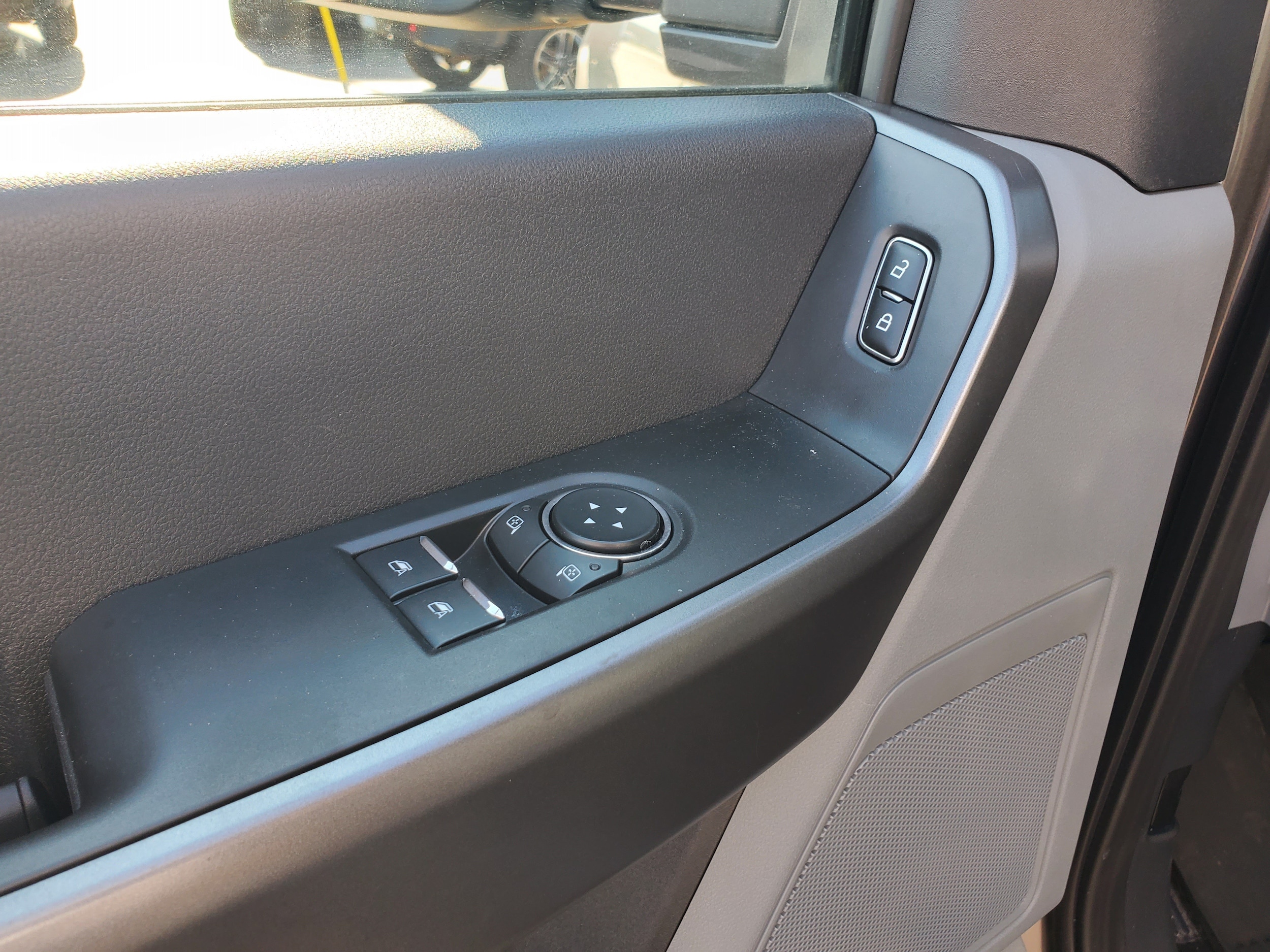 2026 Ford F-350 Super Duty XLT - Photo 12