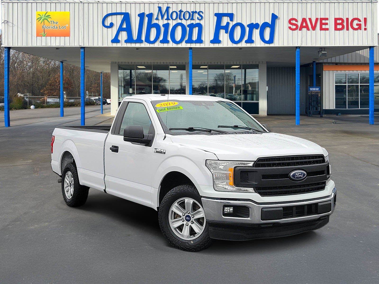 2019 Ford F-150 XL's photo