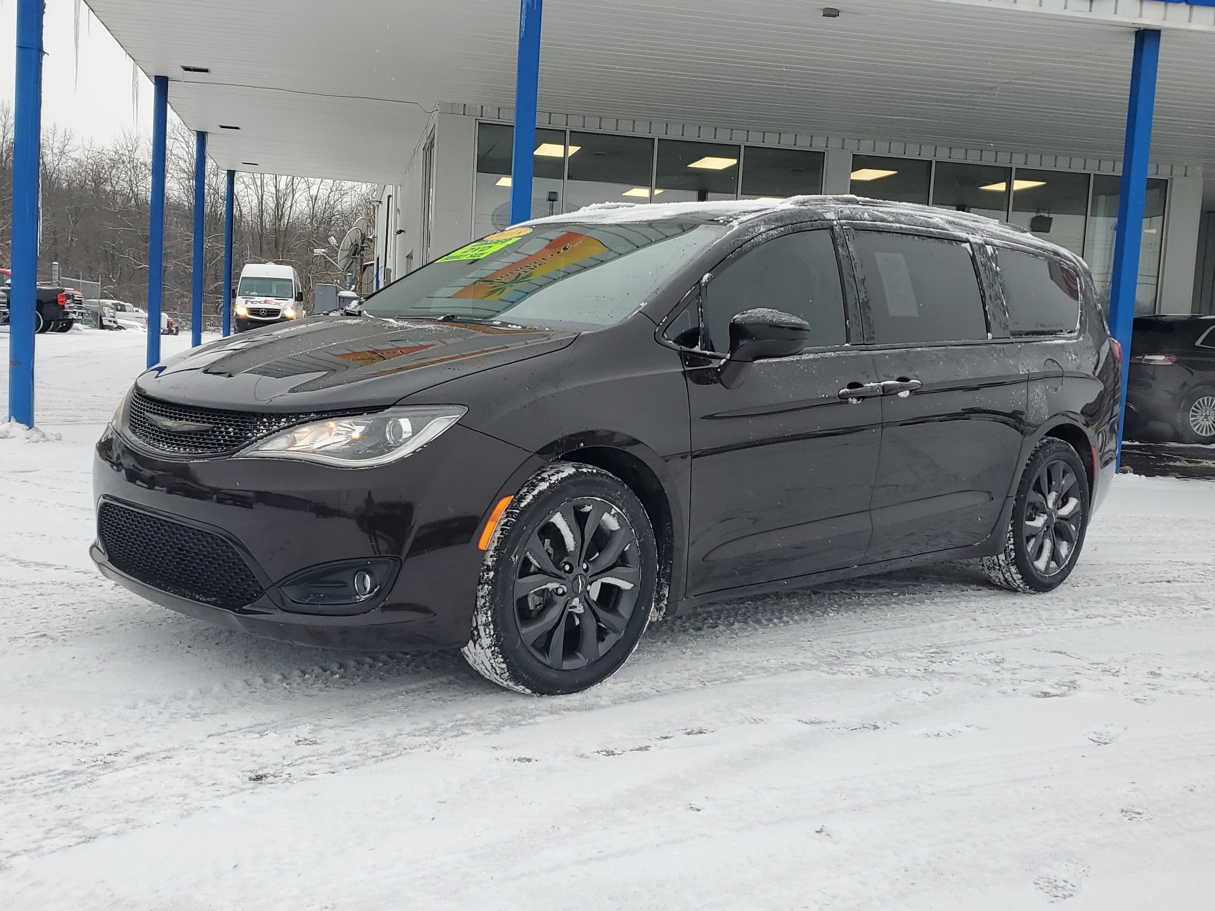 Used 2018 Chrysler Pacifica Touring L with VIN 2C4RC1BG9JR263710 for sale in Albion, MI
