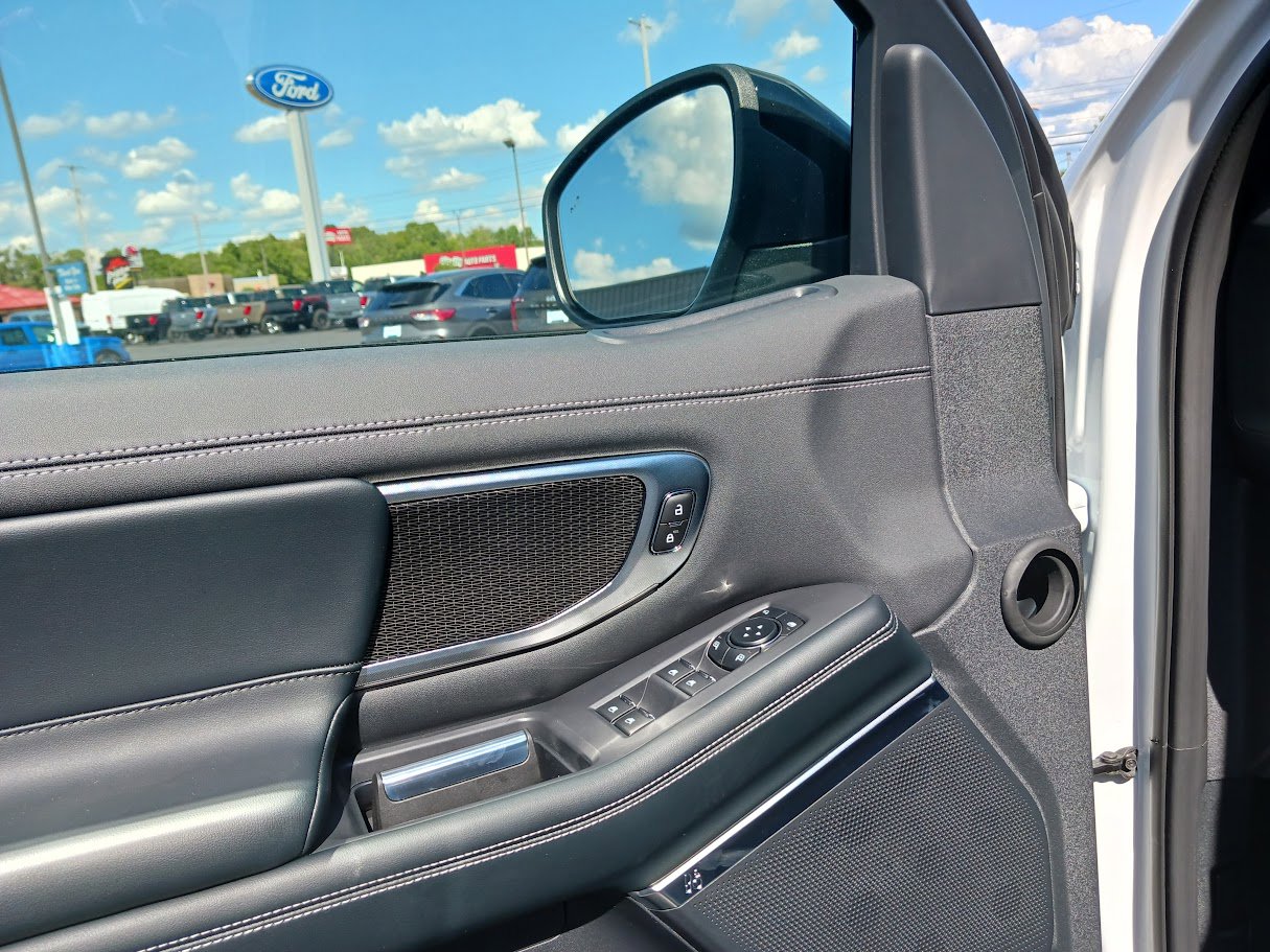 2025 Ford Expedition Platinum - Photo 18