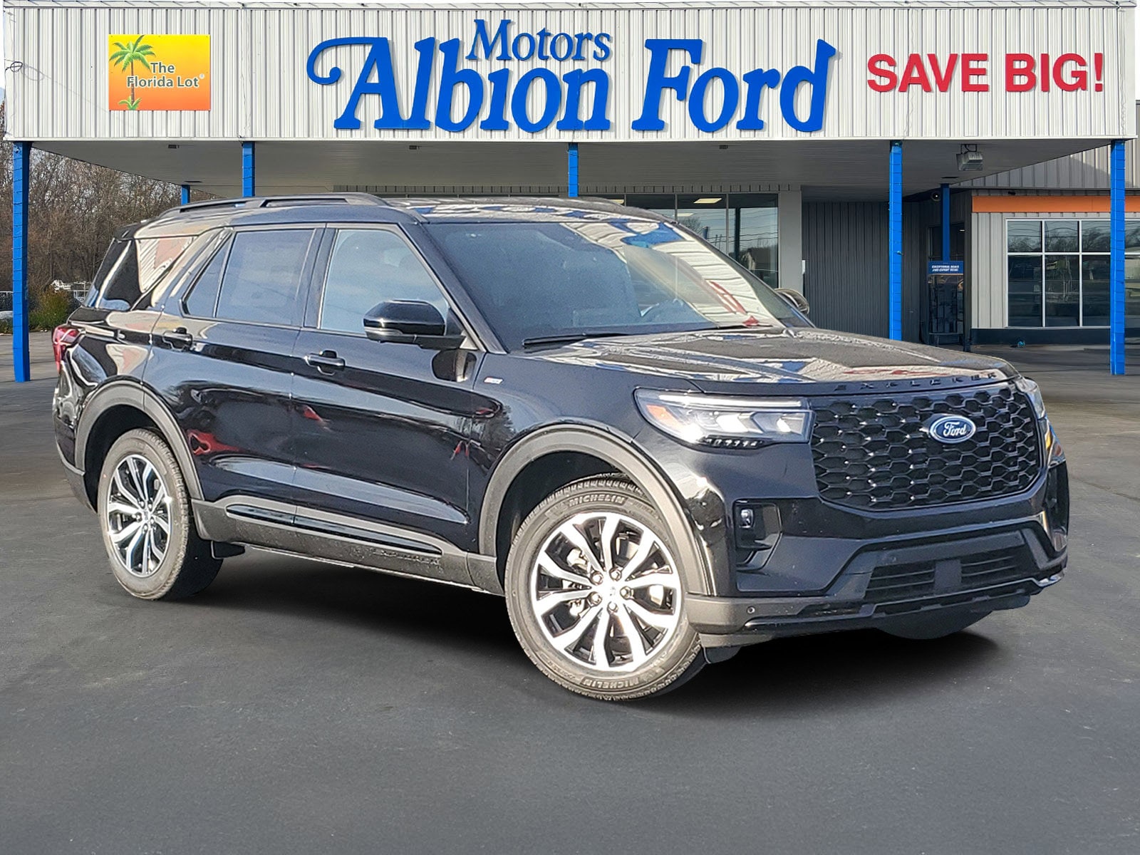 2026 Ford Explorer ST-LINE's photo