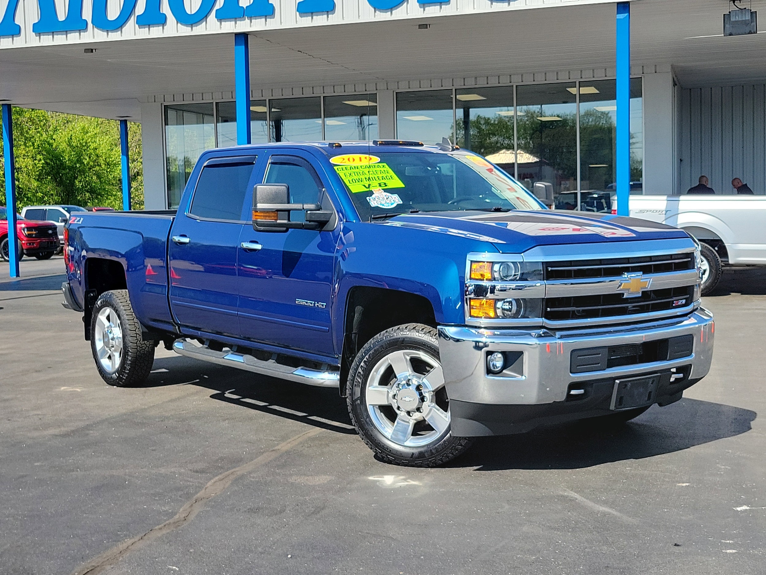 2019 Chevrolet Silverado HD LT 4WD Crew Cab Standard Box's photo