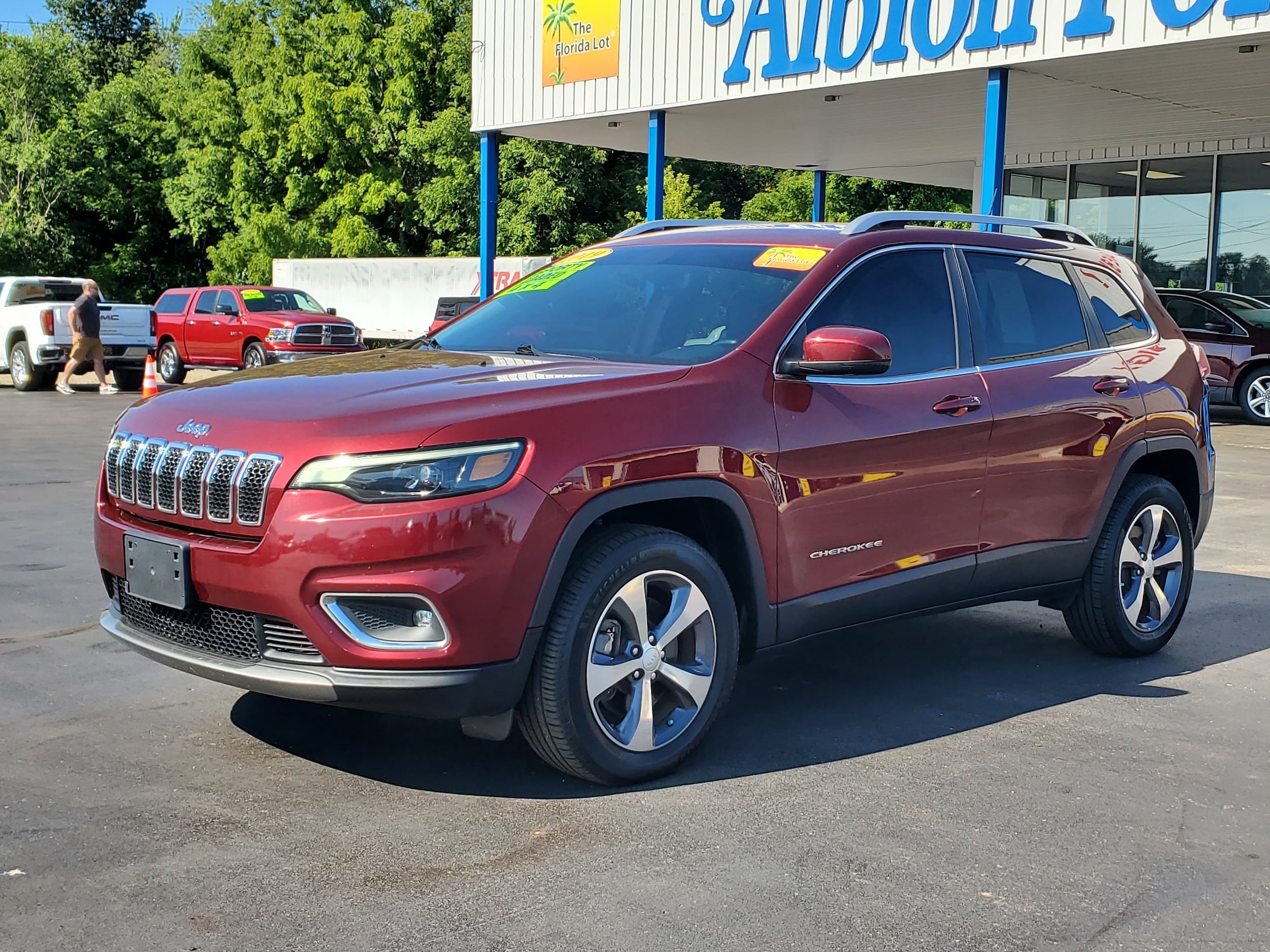 Used 2019 Jeep Cherokee Limited with VIN 1C4PJMDX6KD445252 for sale in Albion, MI