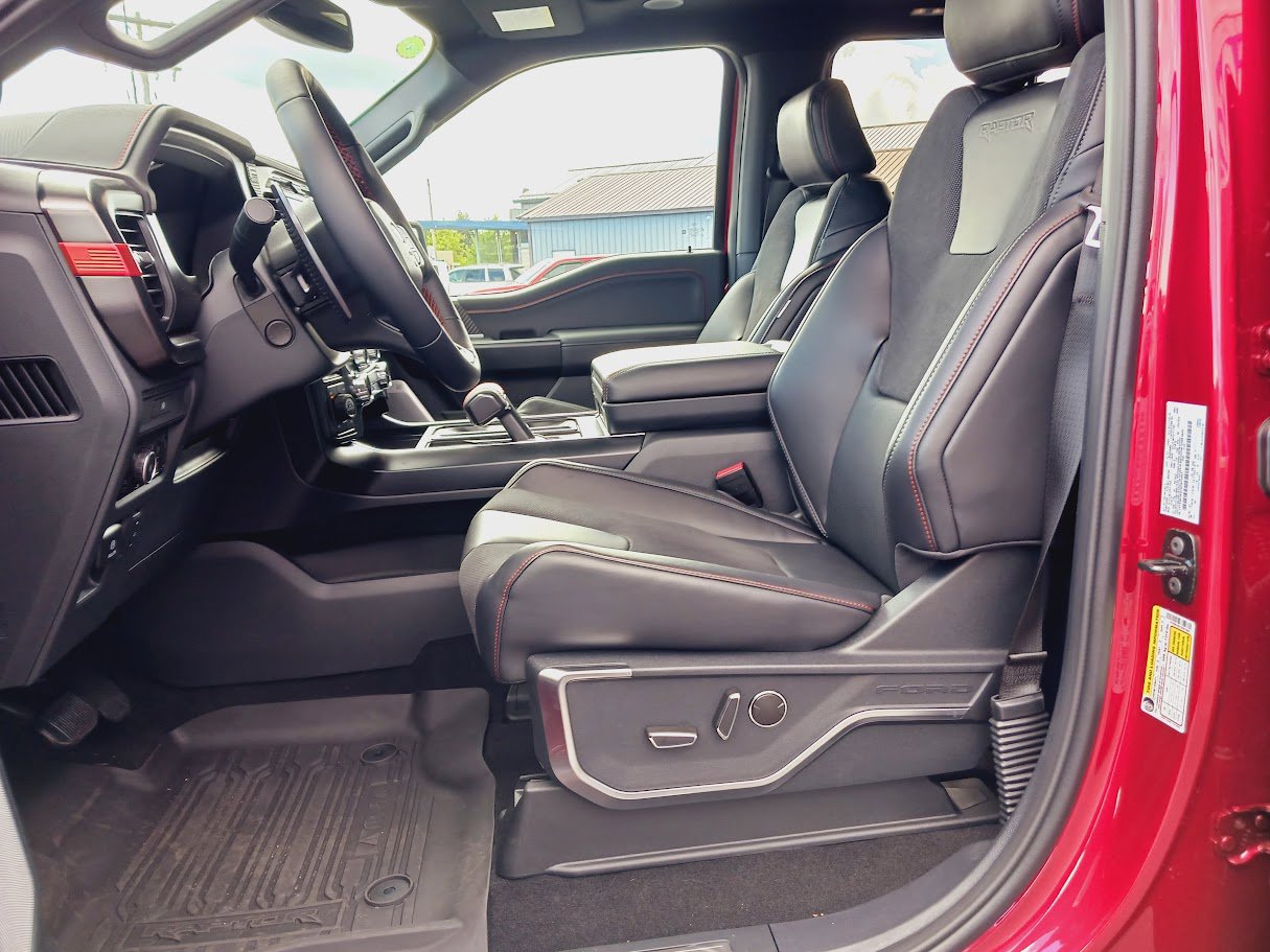 2025 Ford F-150 Raptor - Photo 16