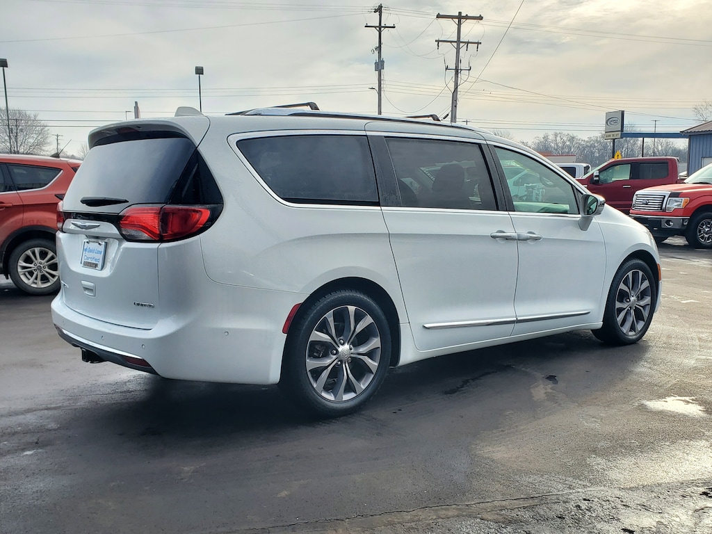 Used 2019 Chrysler Pacifica Limited Minivan/Van
