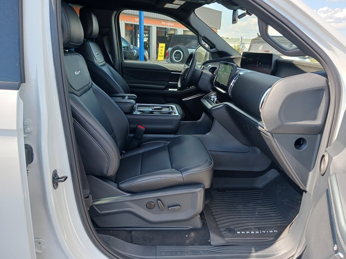 2025 Ford Expedition Platinum - Photo 16