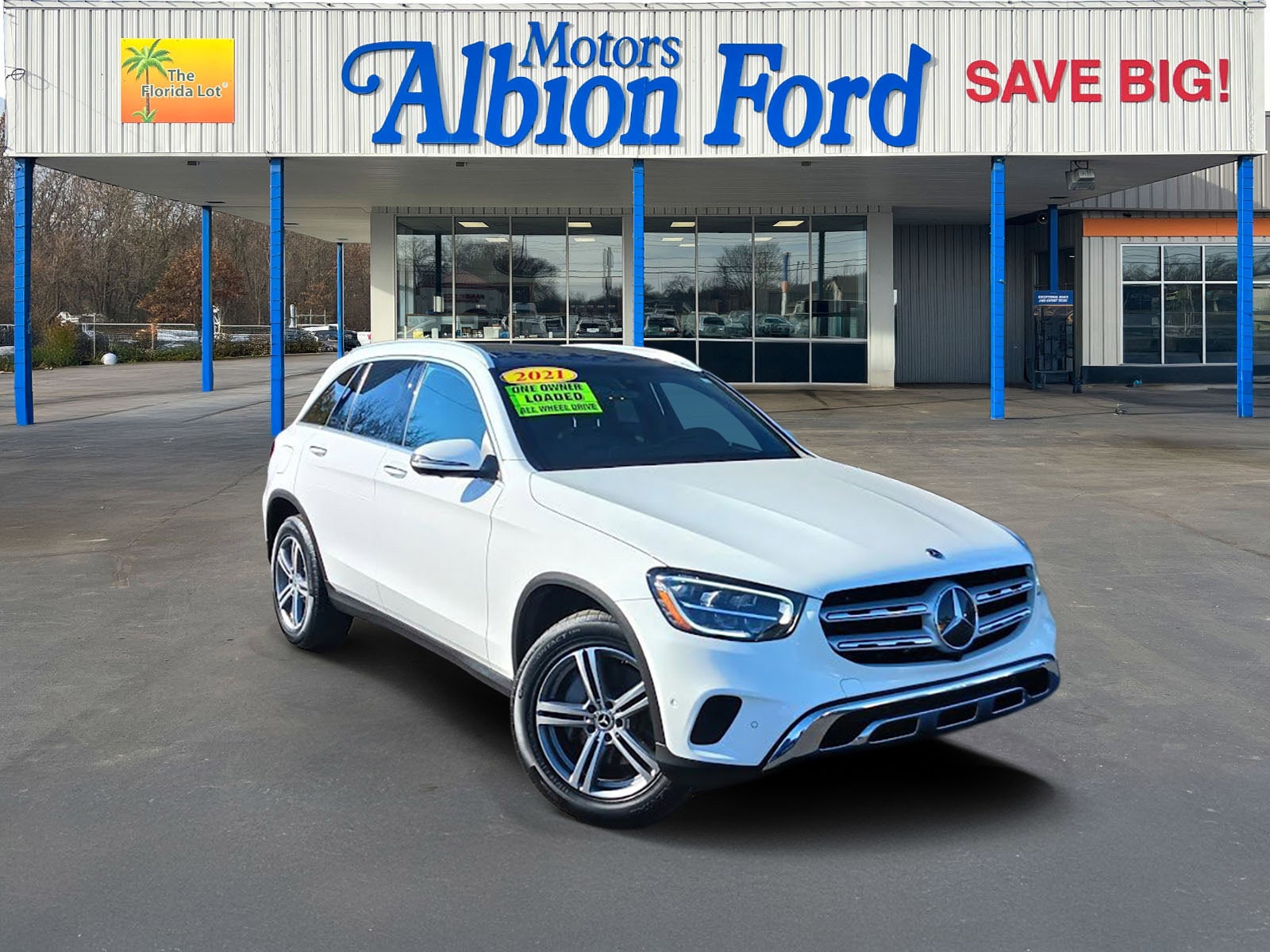 2021 Mercedes-Benz GLC GLC300's photo
