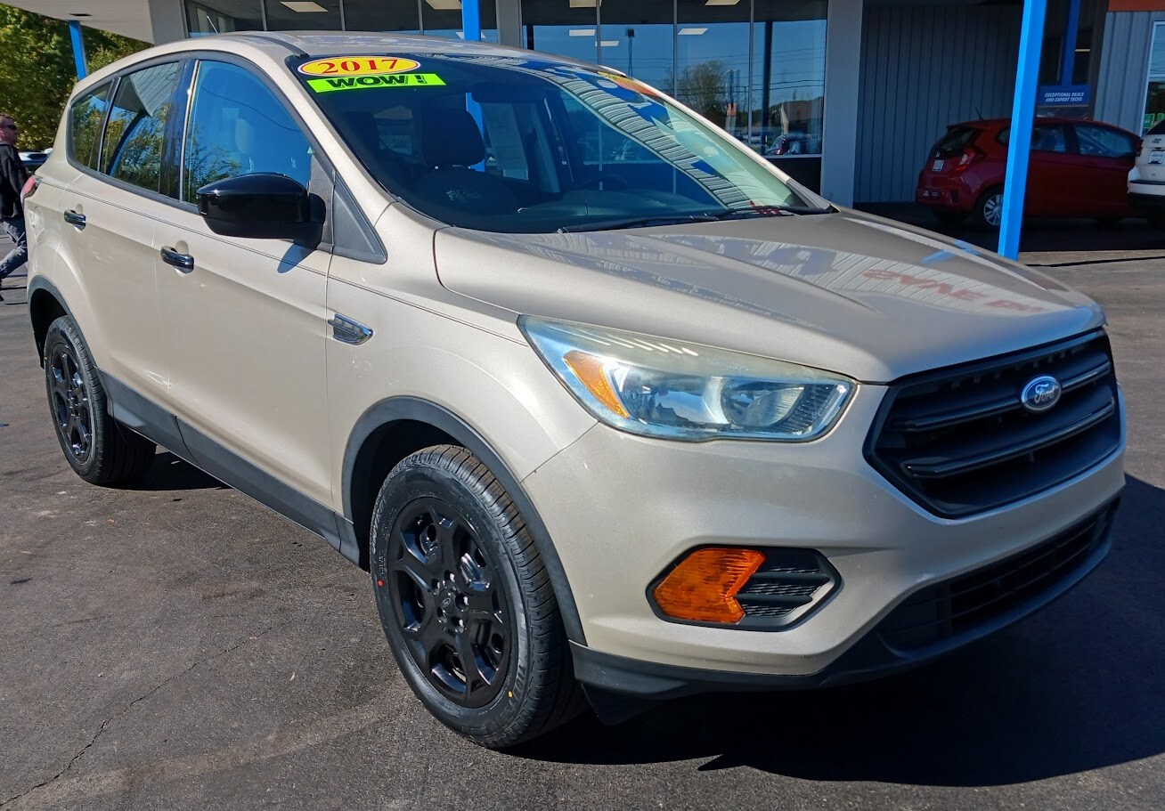 2017 Ford Escape S photo 2