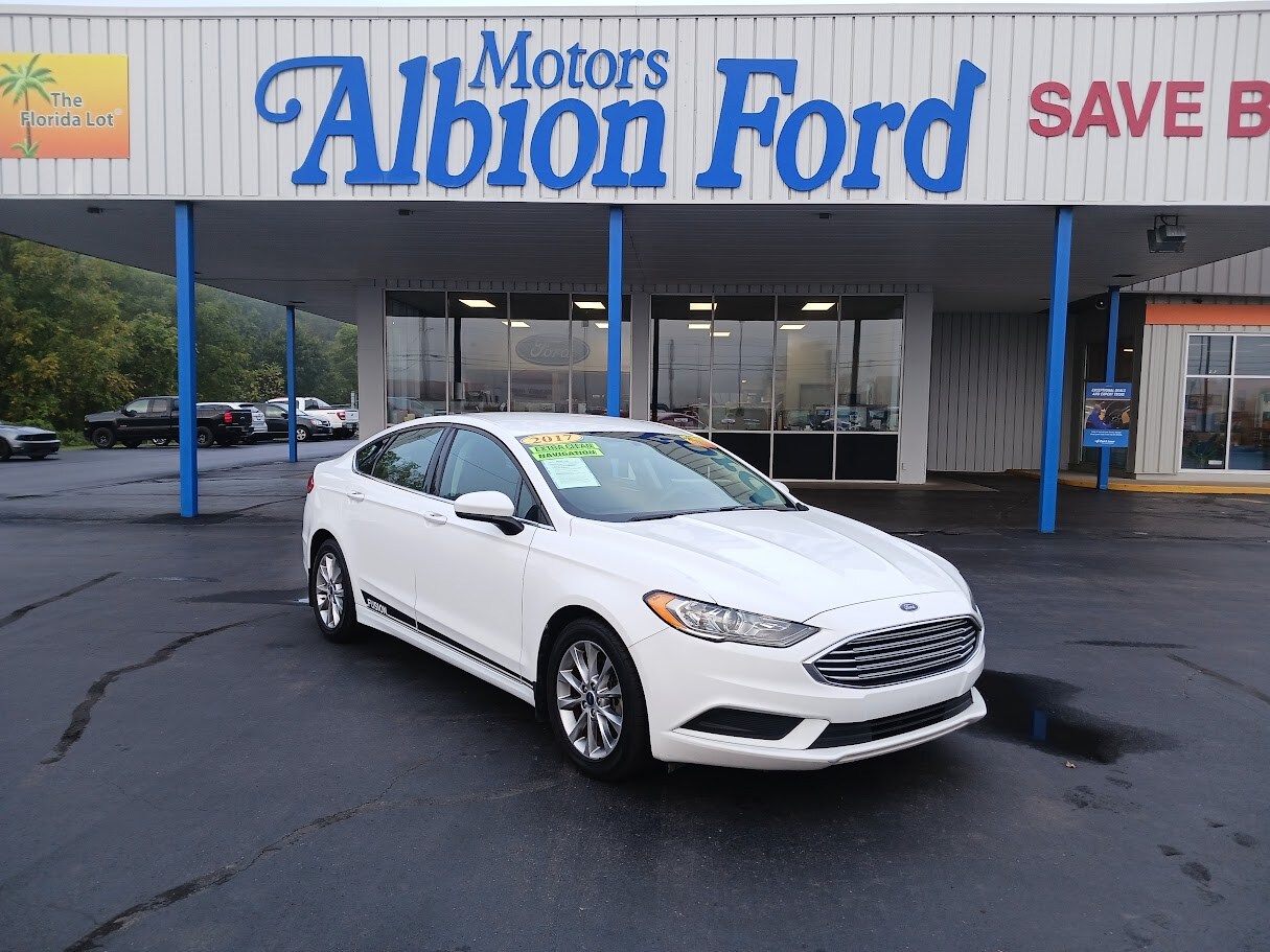 2017 Ford Fusion SE photo 3