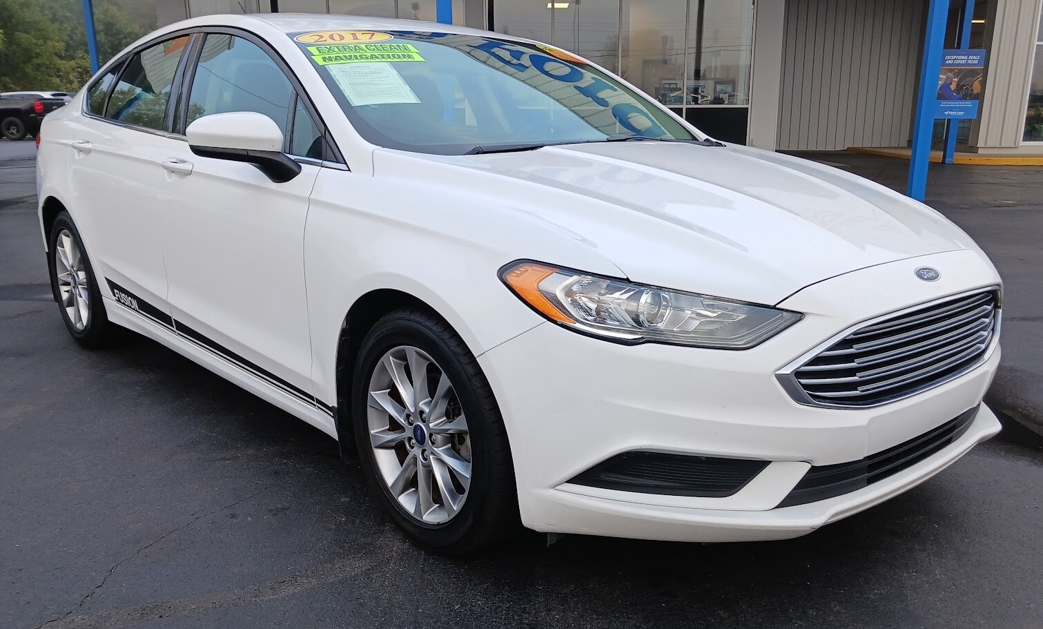 2017 Ford Fusion SE photo 4