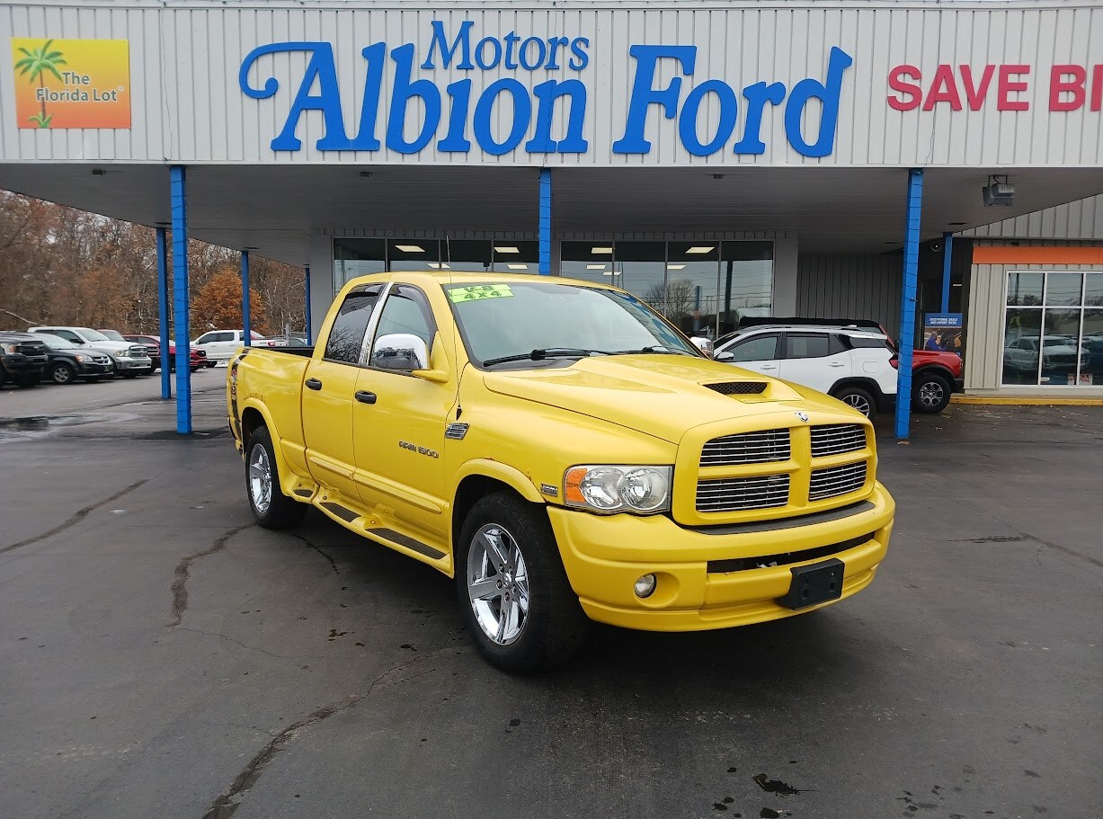 2005 Dodge Ram SLT photo 2