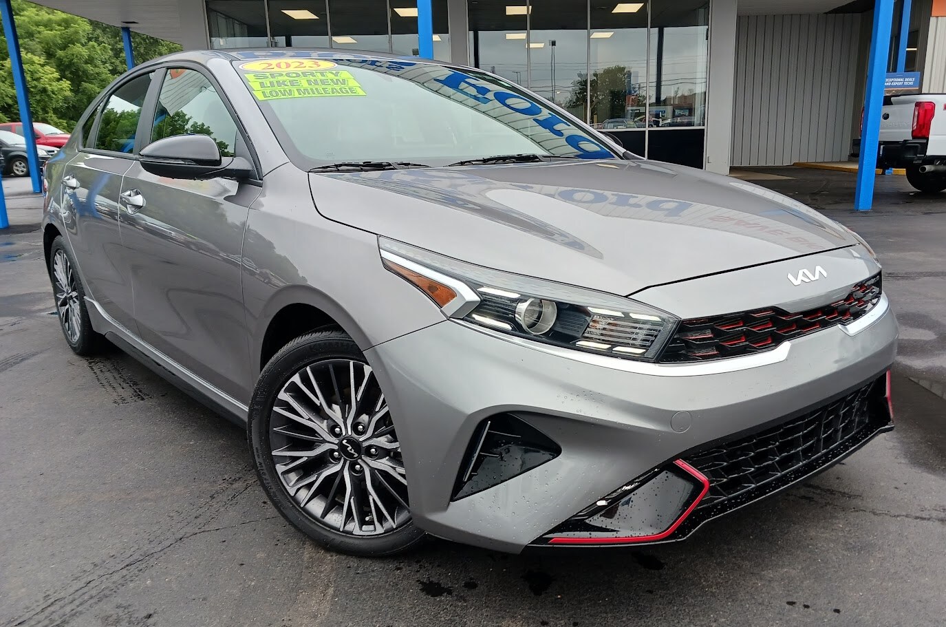 2023 Kia Forte GT-Line photo 2