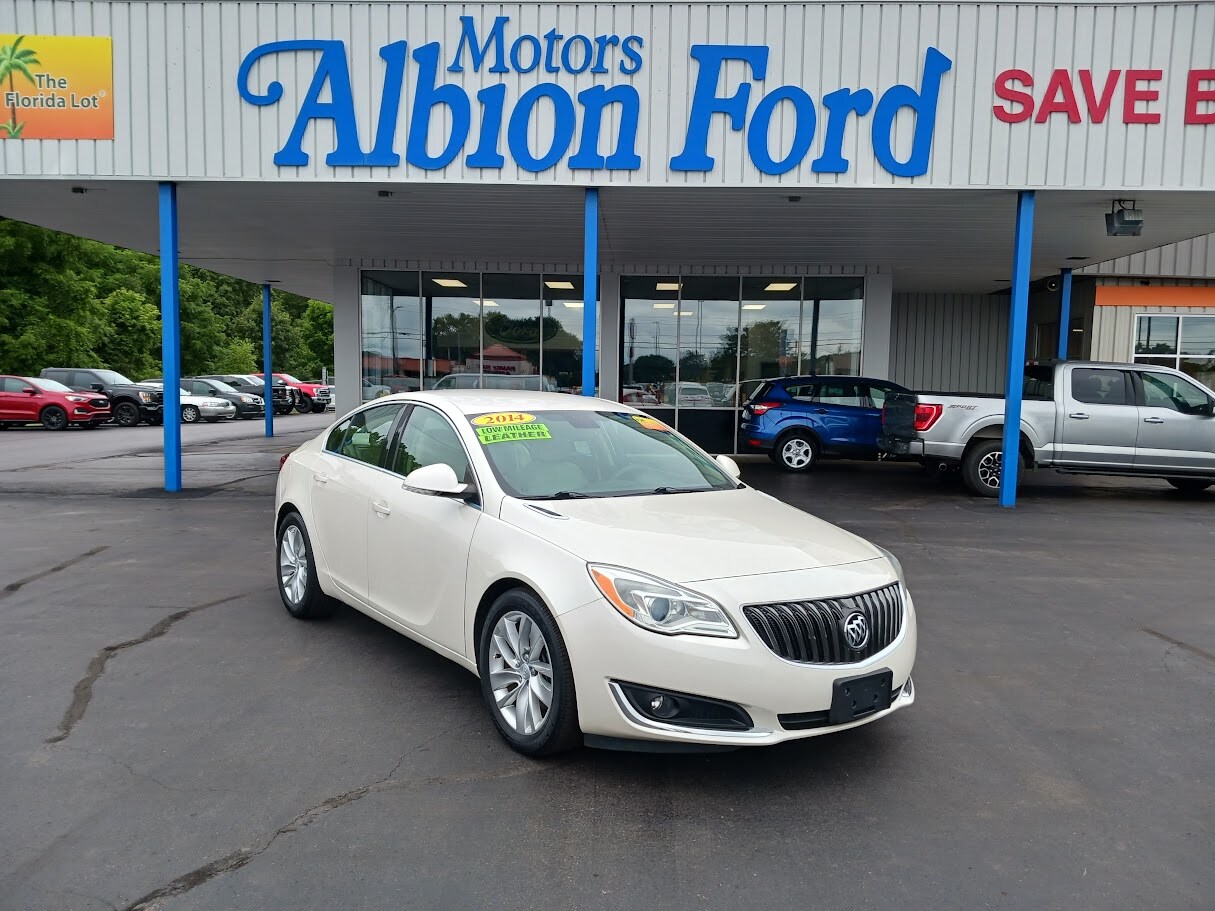 2014 Buick Regal Turbo photo 2