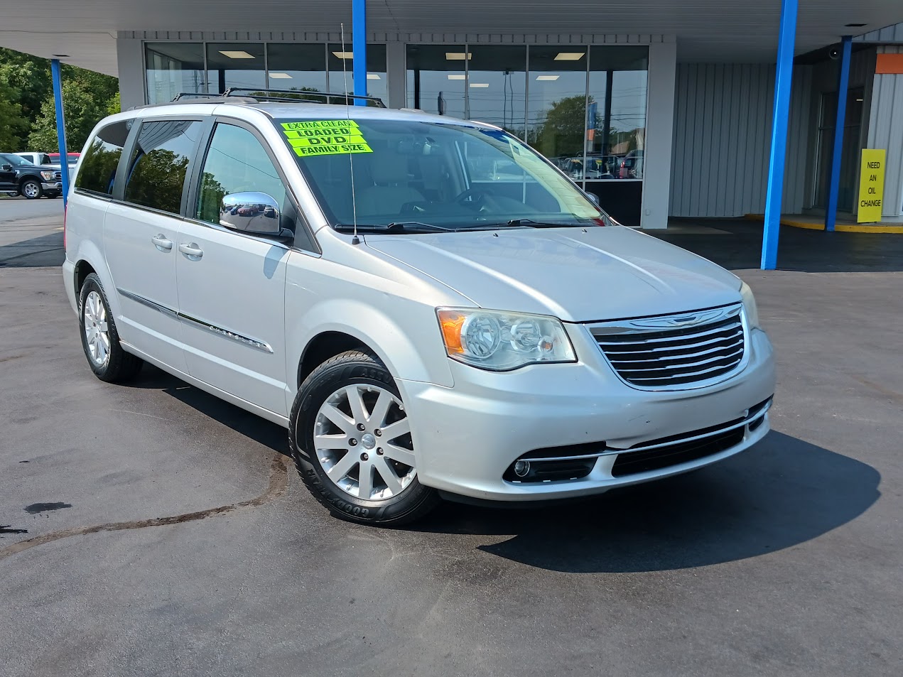 Used 2011 Chrysler Town & Country Touring-L with VIN 2A4RR8DG5BR612586 for sale in Albion, MI