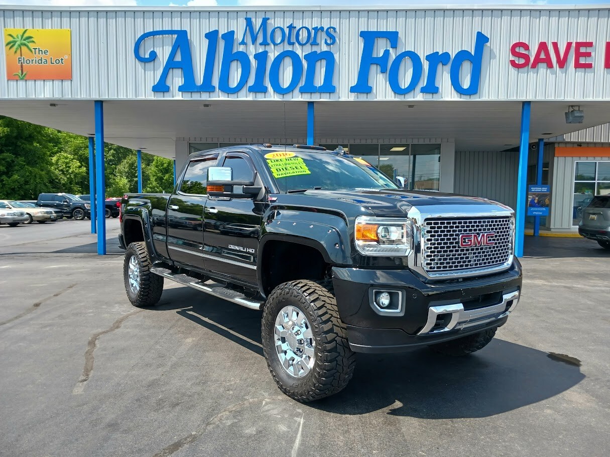 2016 Gmc Sierra Denali photo 2