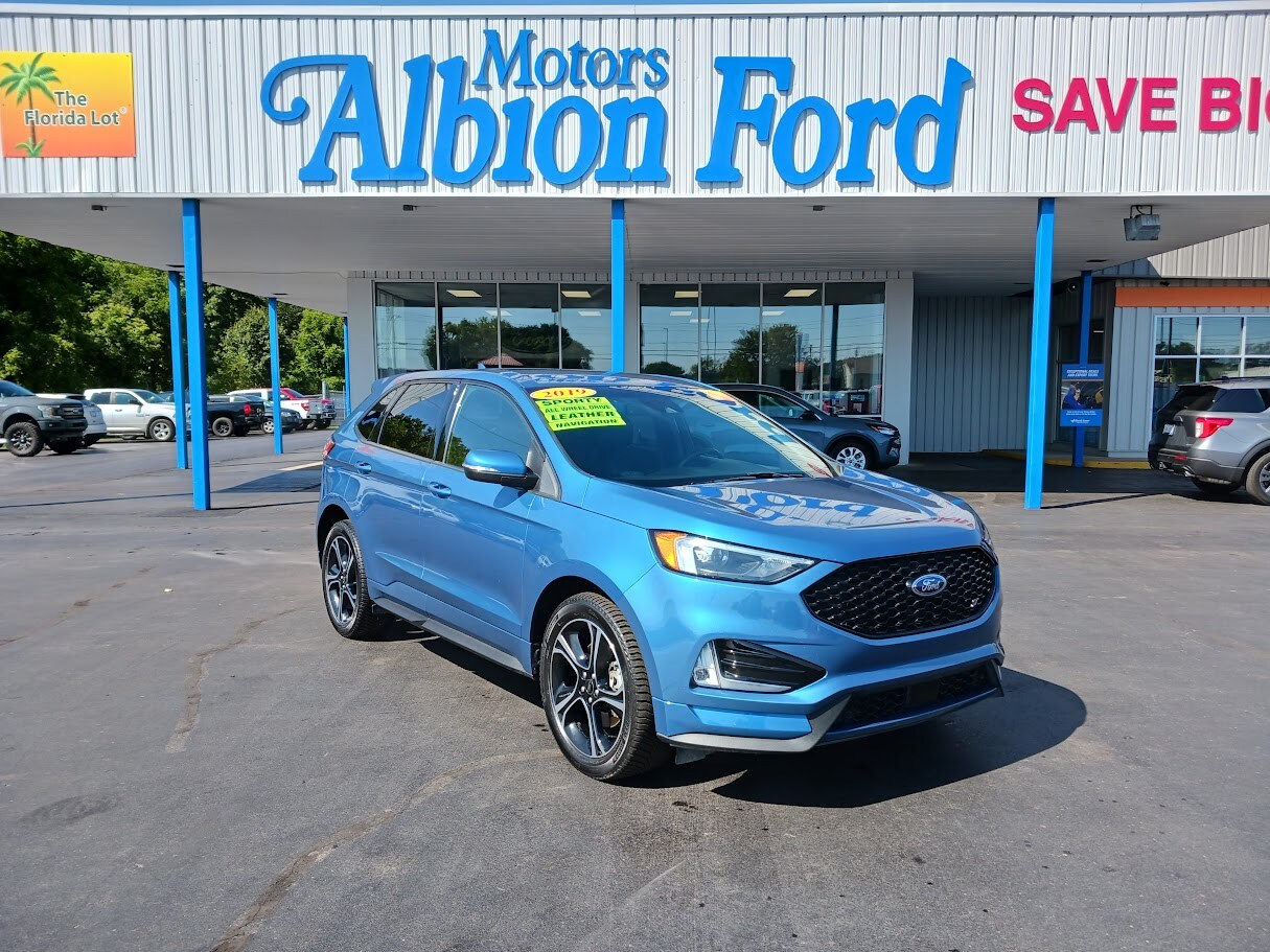 2019 Ford Edge ST photo 2