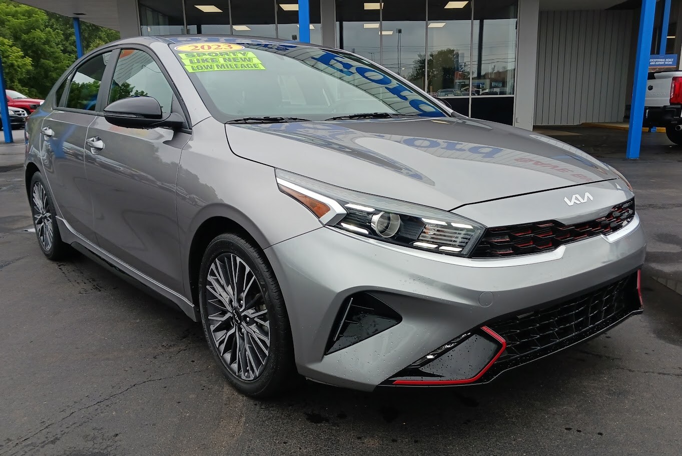 2023 Kia Forte GT-Line photo 4