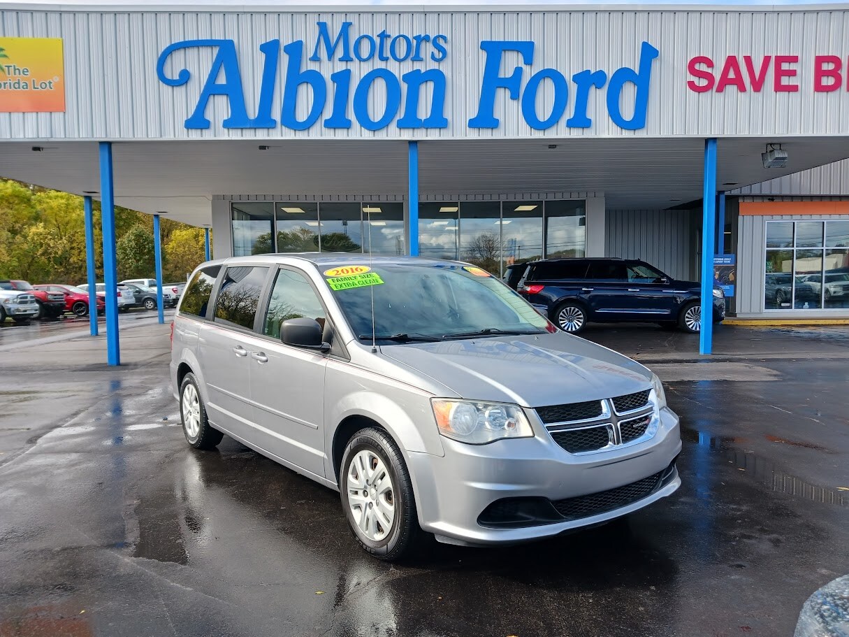 2016 Dodge Grand Caravan SE photo 3