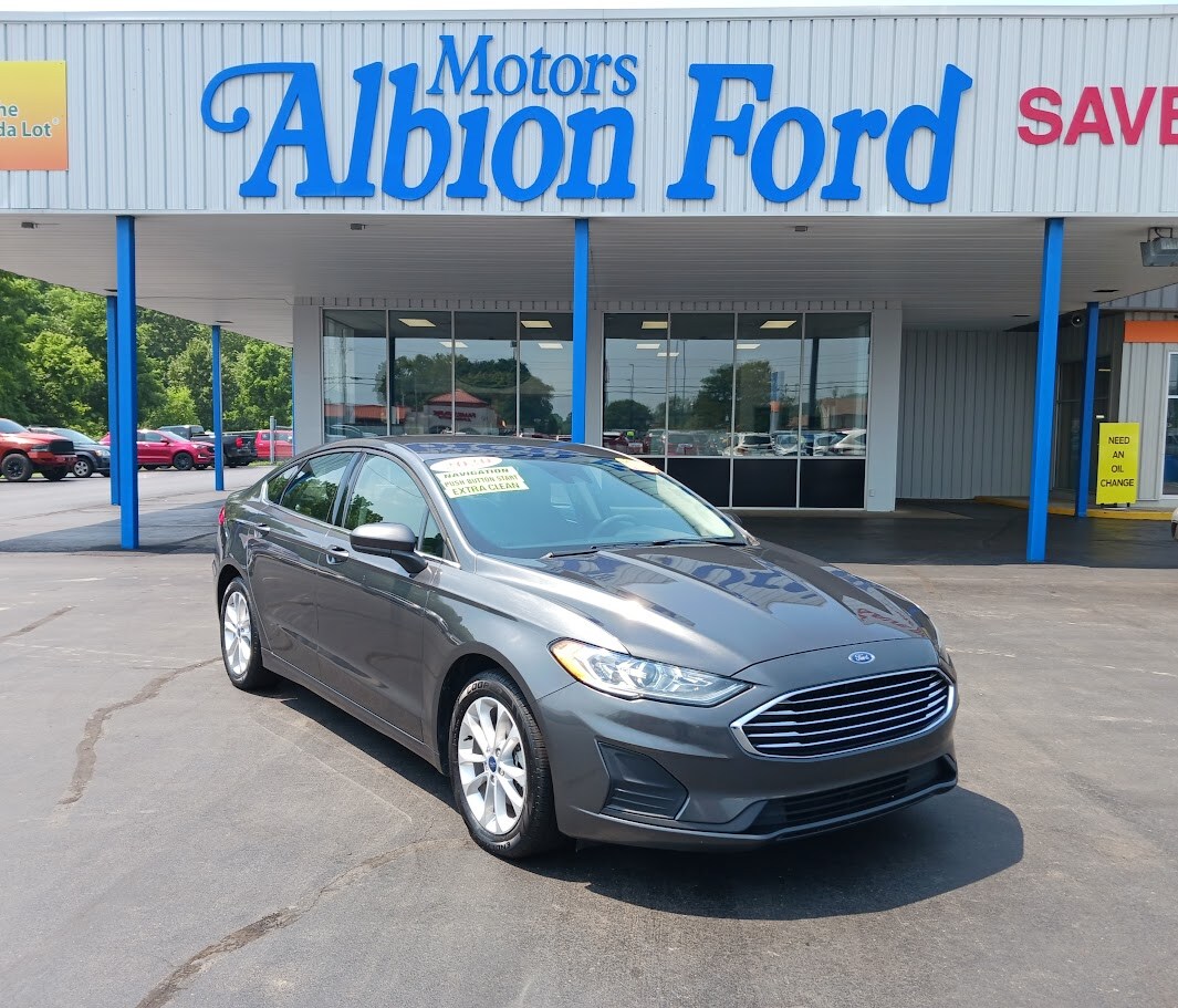 2020 Ford Fusion Hybrid SE photo 3