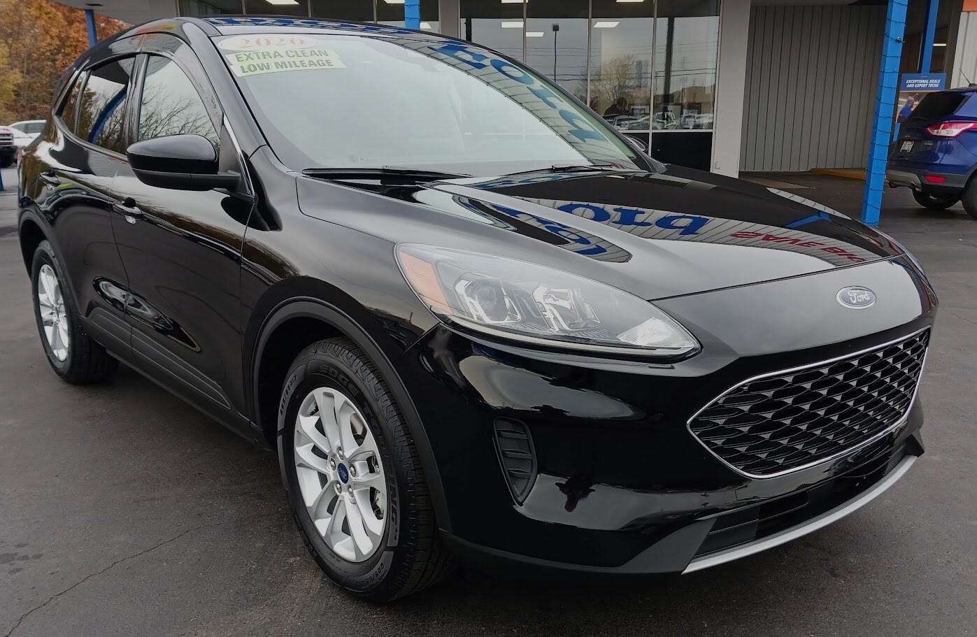 2020 Ford Escape SE photo 3