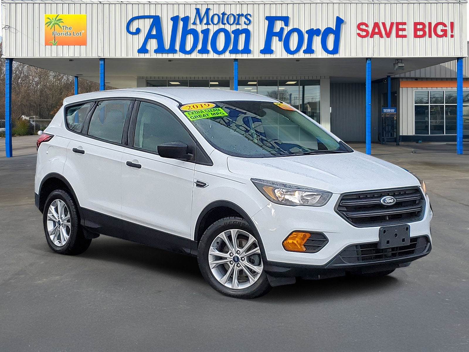 2019 Ford Escape S's photo