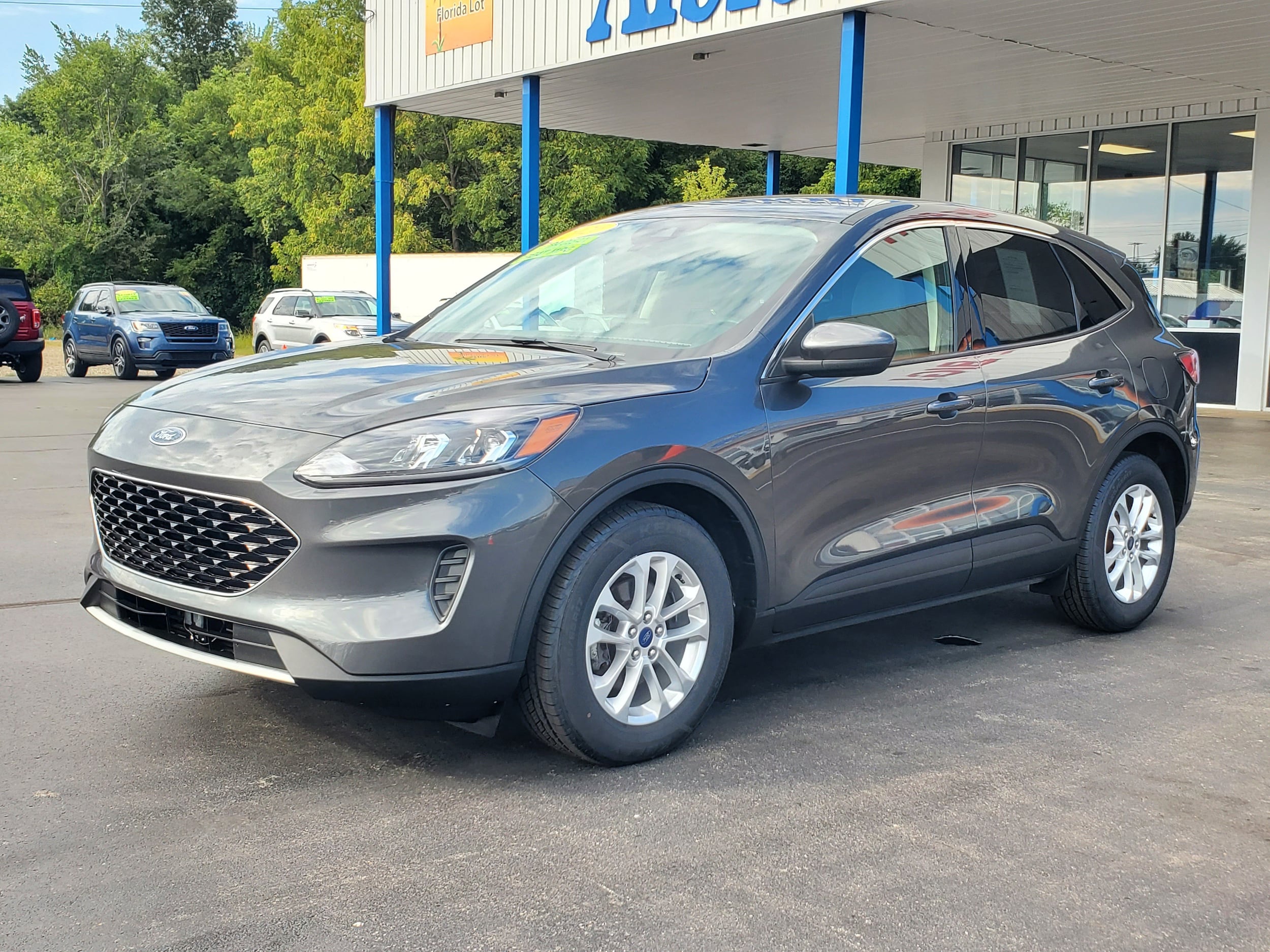 Used 2020 Ford Escape SE with VIN 1FMCU0G60LUB00538 for sale in Albion, MI