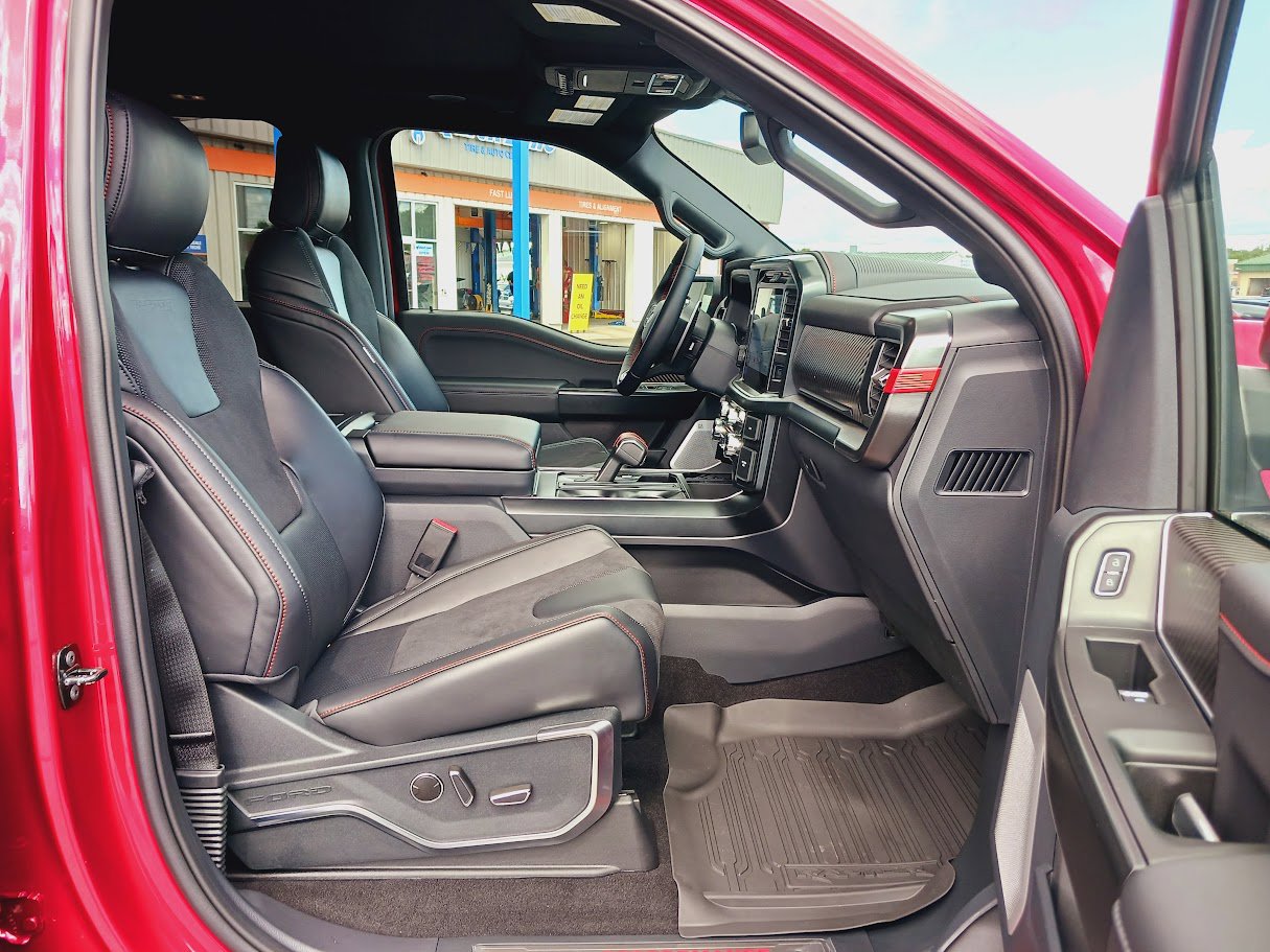 2025 Ford F-150 Raptor - Photo 14
