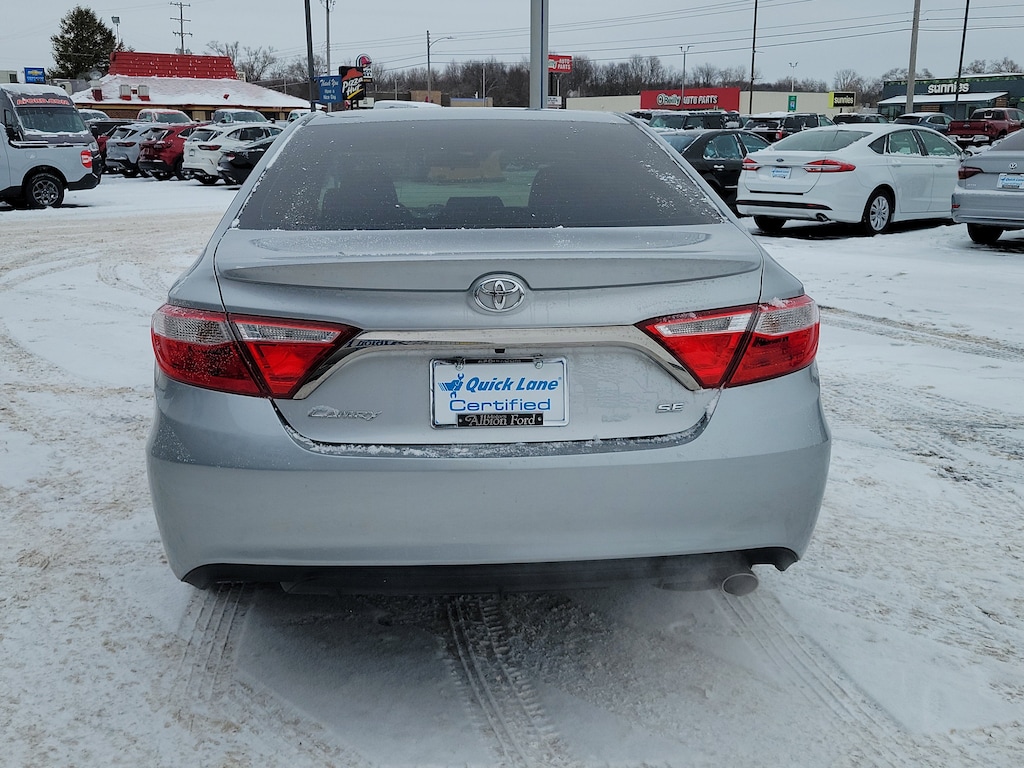 Used 2015 Toyota Camry SE Sedan