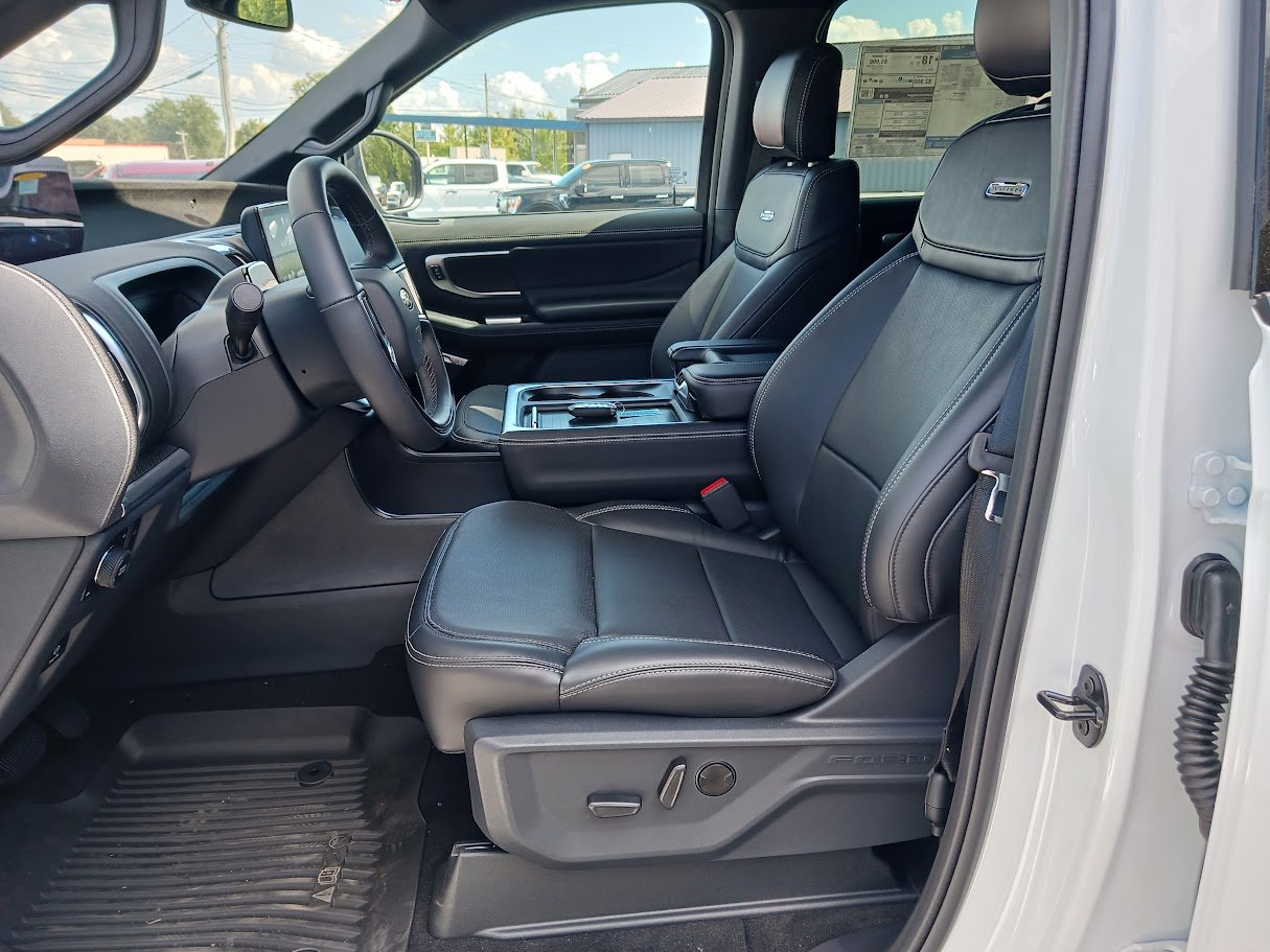 2025 Ford Expedition Platinum - Photo 17